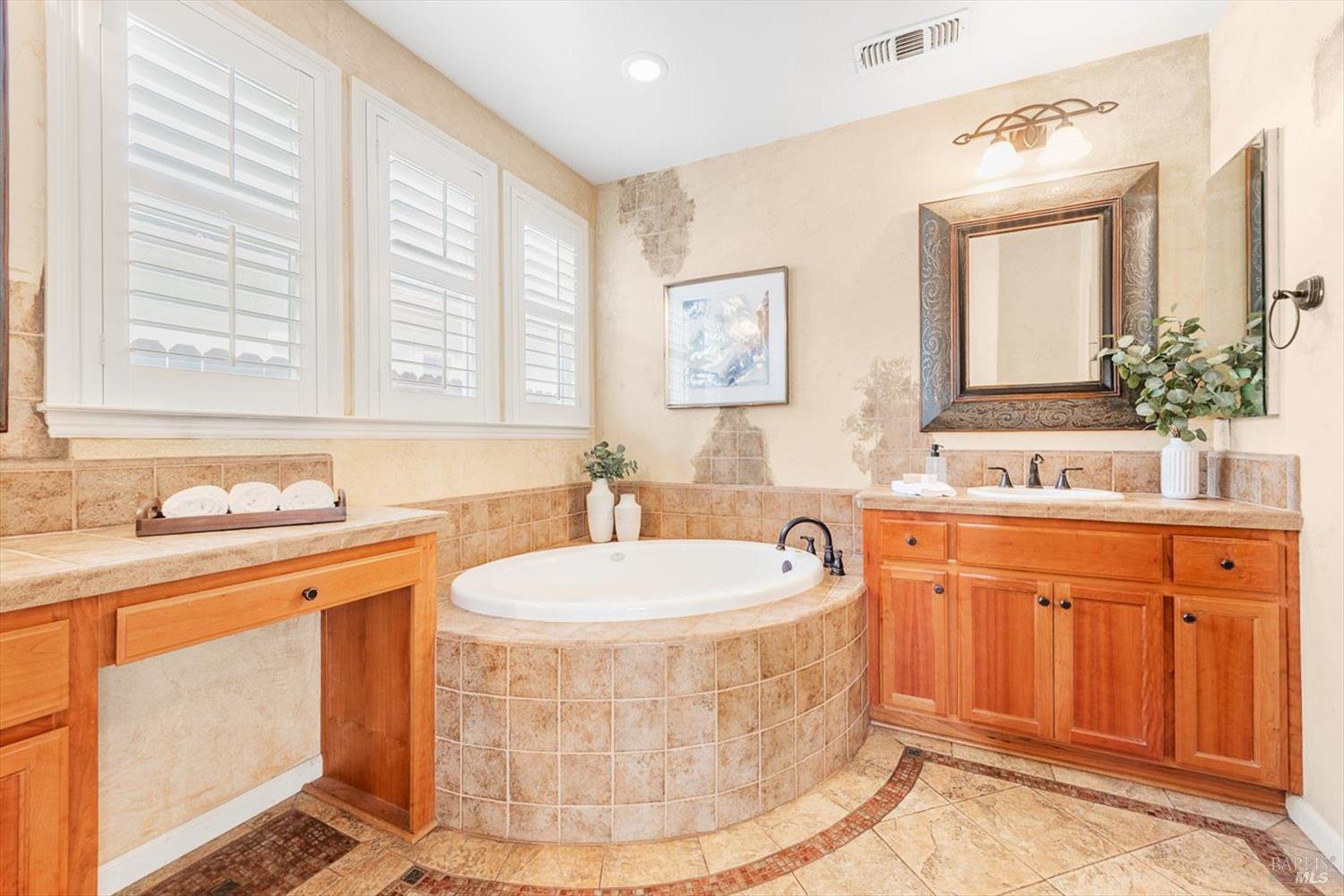 Detail Gallery Image 41 of 99 For 201 Red Pheasant Dr, Vacaville,  CA 95687 - 5 Beds | 3/1 Baths