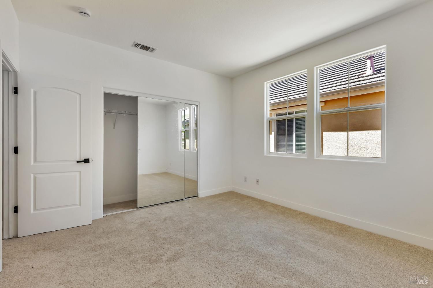 Detail Gallery Image 35 of 62 For 7296 Willow Creek Cir, Vallejo,  CA 94591 - 5 Beds | 3 Baths