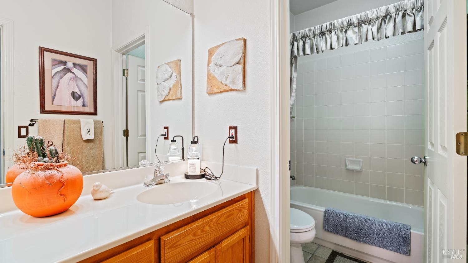 Detail Gallery Image 35 of 61 For 2001 Timberline Ln, Petaluma,  CA 94954 - 4 Beds | 2 Baths