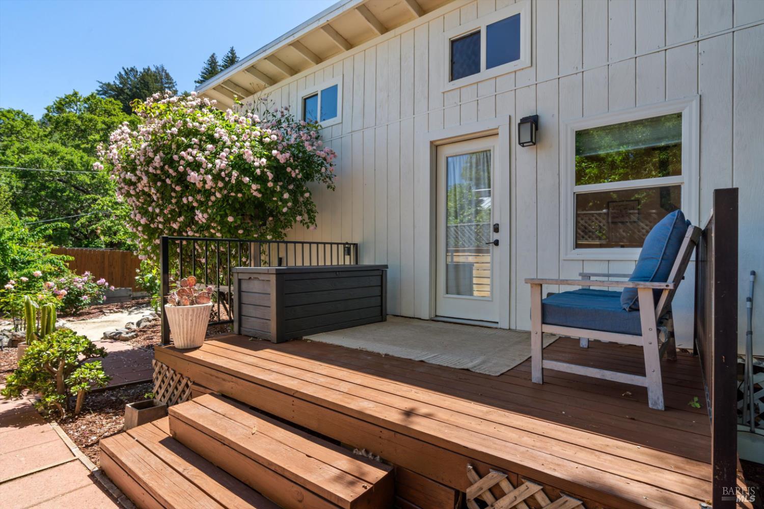 Detail Gallery Image 5 of 32 For 10 Waldruhe Hts, Glen Ellen,  CA 95442 - 2 Beds | 2 Baths