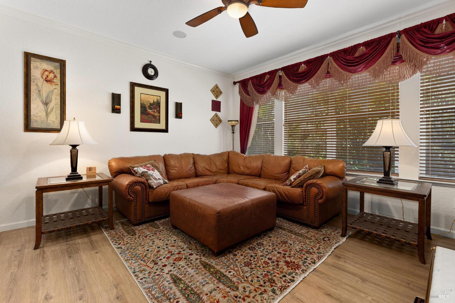 Detail Gallery Image 13 of 53 For 507 Topeka Ln, Vacaville,  CA 95687 - 5 Beds | 4 Baths