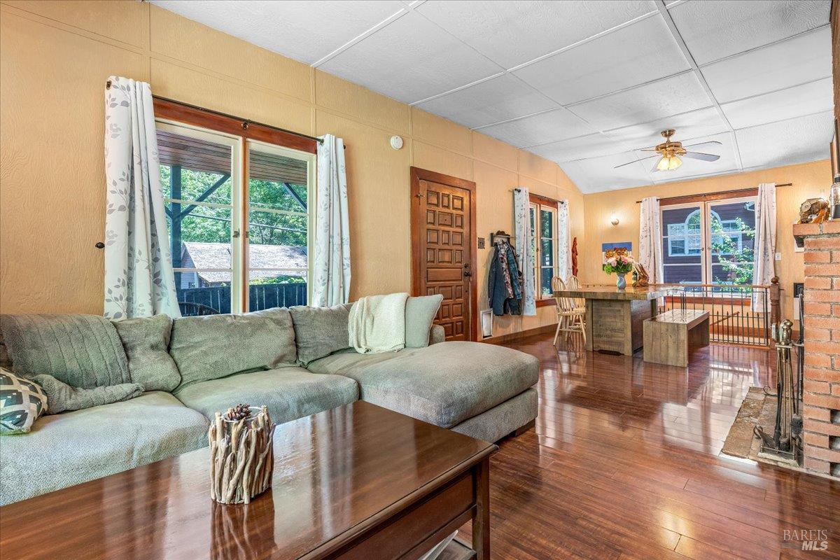 Detail Gallery Image 6 of 28 For 14576 Cherry St, Guerneville,  CA 95446 - 3 Beds | 1 Baths