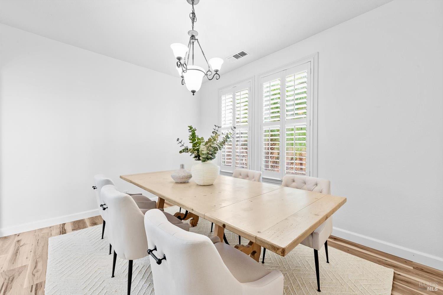 Detail Gallery Image 17 of 99 For 201 Red Pheasant Dr, Vacaville,  CA 95687 - 5 Beds | 3/1 Baths