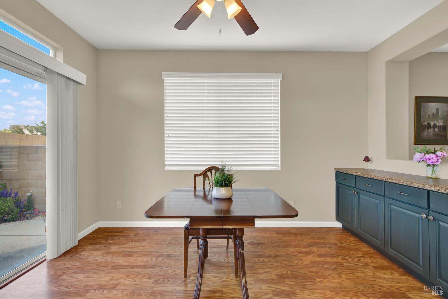 Detail Gallery Image 18 of 62 For 374 Bartlett Ln, Vacaville,  CA 95687 - 3 Beds | 2 Baths