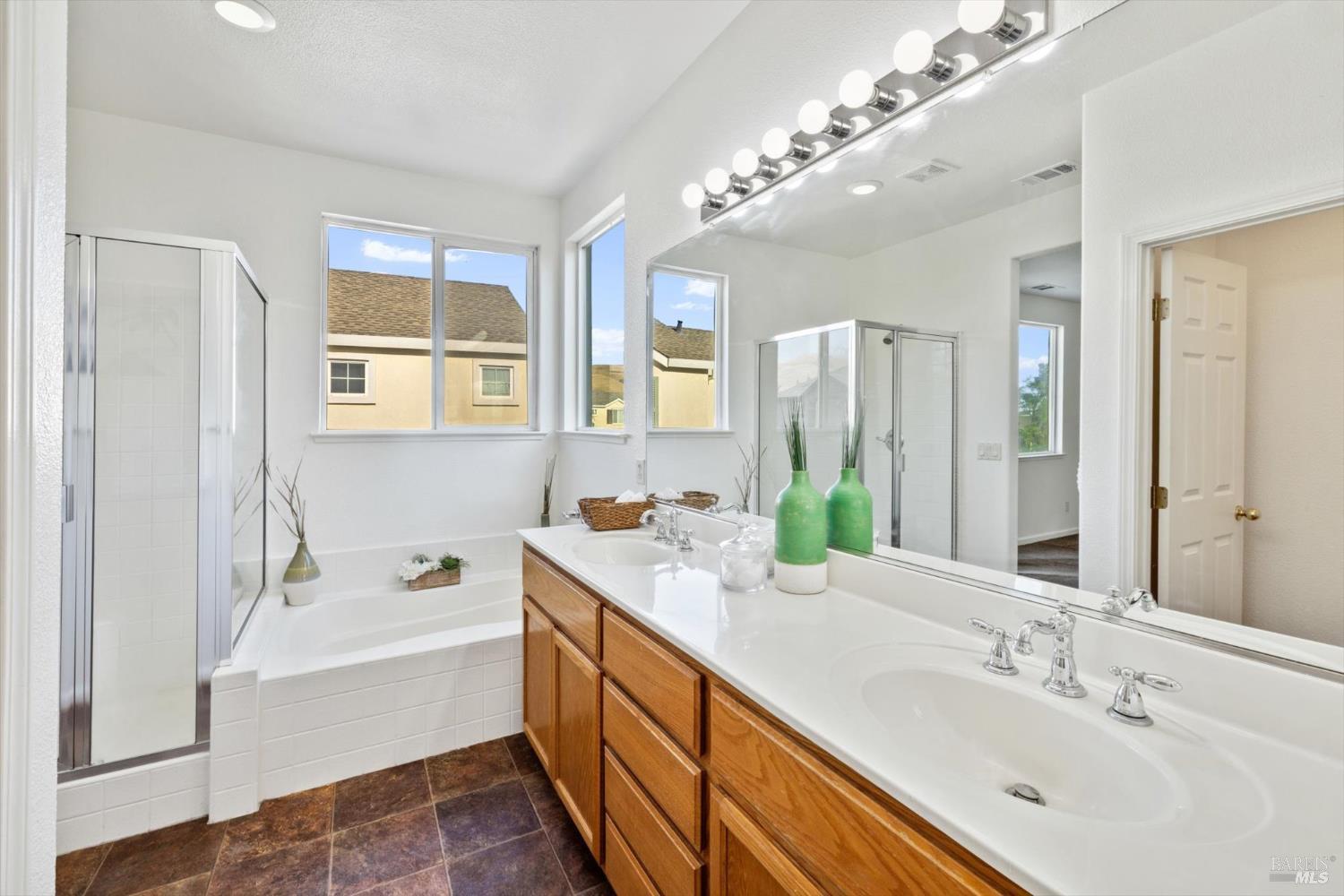 Detail Gallery Image 18 of 38 For 5151 Freitas Pl, Fairfield,  CA 94533 - 5 Beds | 3 Baths