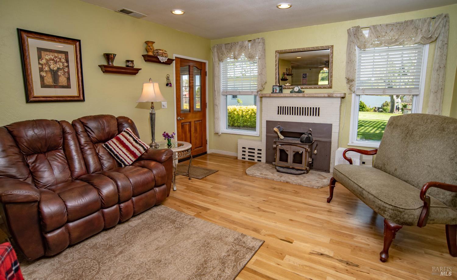 Detail Gallery Image 4 of 96 For 10507 Witter Springs Rd, Witter Springs,  CA 95493 - 4 Beds | 4/1 Baths