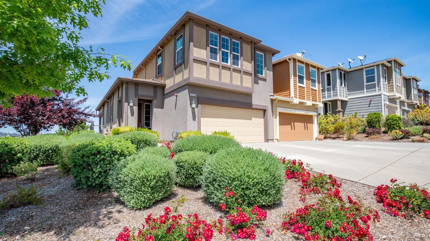 Detail Gallery Image 1 of 50 For 428 Jacquelyn Ln, Petaluma,  CA 94952 - 3 Beds | 2/1 Baths