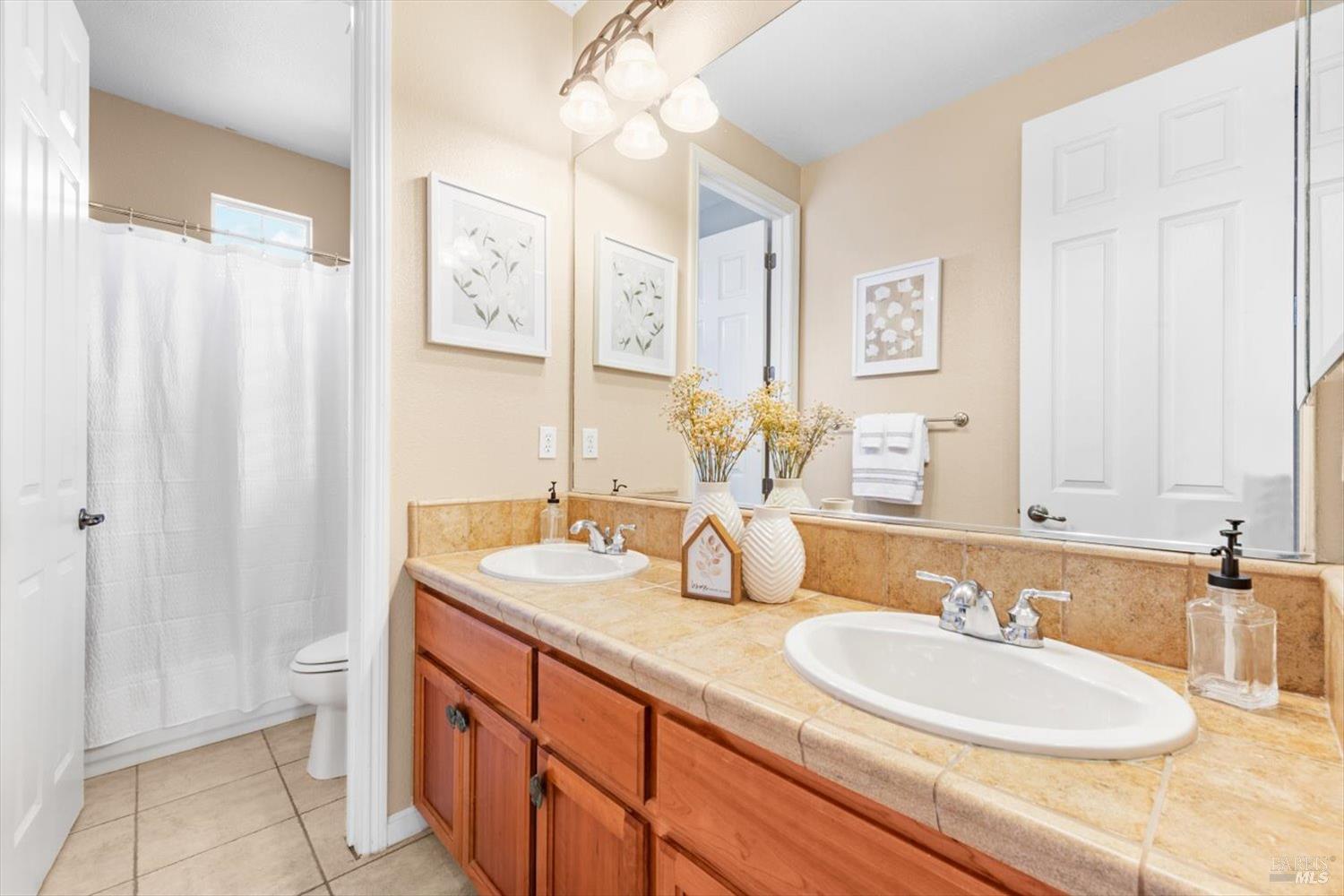Detail Gallery Image 60 of 99 For 201 Red Pheasant Dr, Vacaville,  CA 95687 - 5 Beds | 3/1 Baths