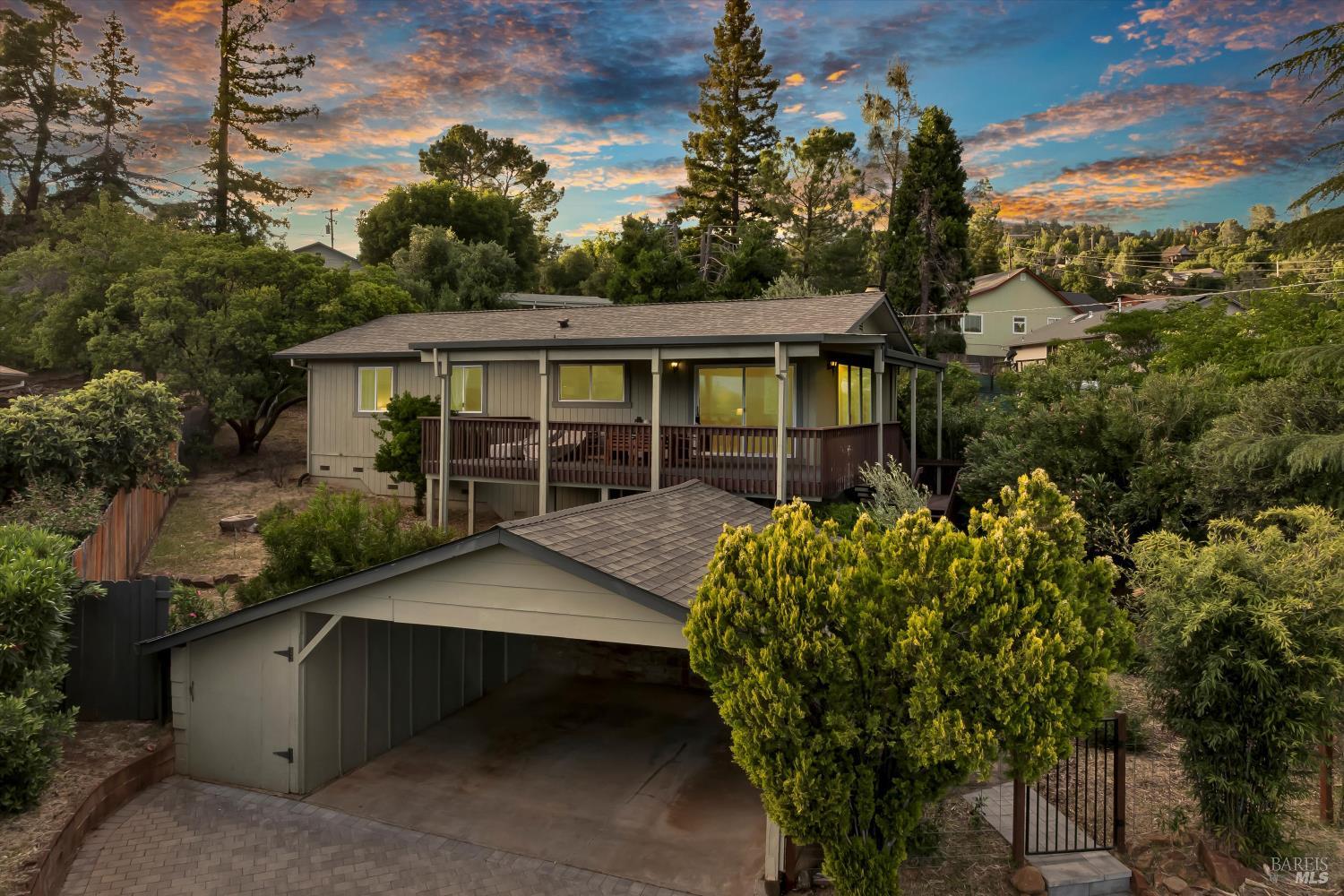 Detail Gallery Image 1 of 47 For 18528 N Shore Dr, Hidden Valley Lake,  CA 95467 - 3 Beds | 3 Baths