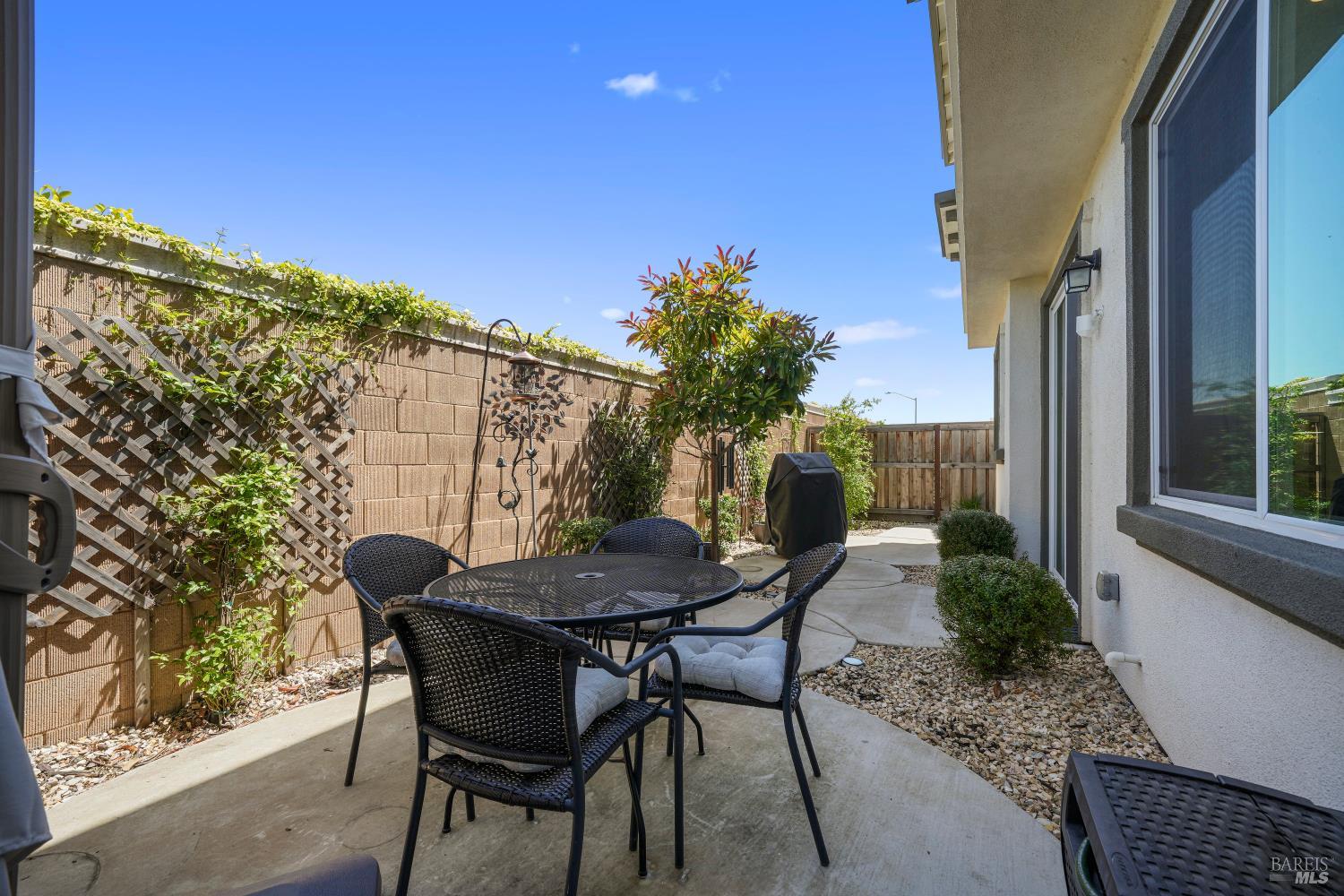 Detail Gallery Image 41 of 45 For 2056 Parsons Dr, Fairfield,  CA 94533 - 4 Beds | 3/1 Baths