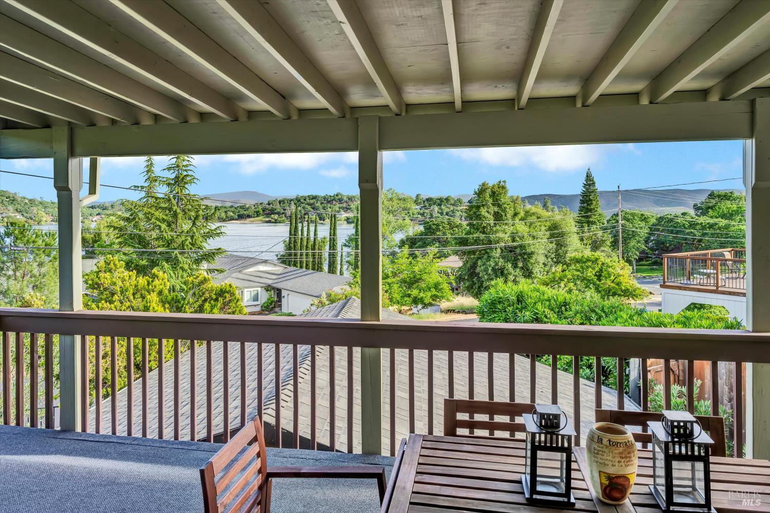 Detail Gallery Image 18 of 47 For 18528 N Shore Dr, Hidden Valley Lake,  CA 95467 - 3 Beds | 3 Baths