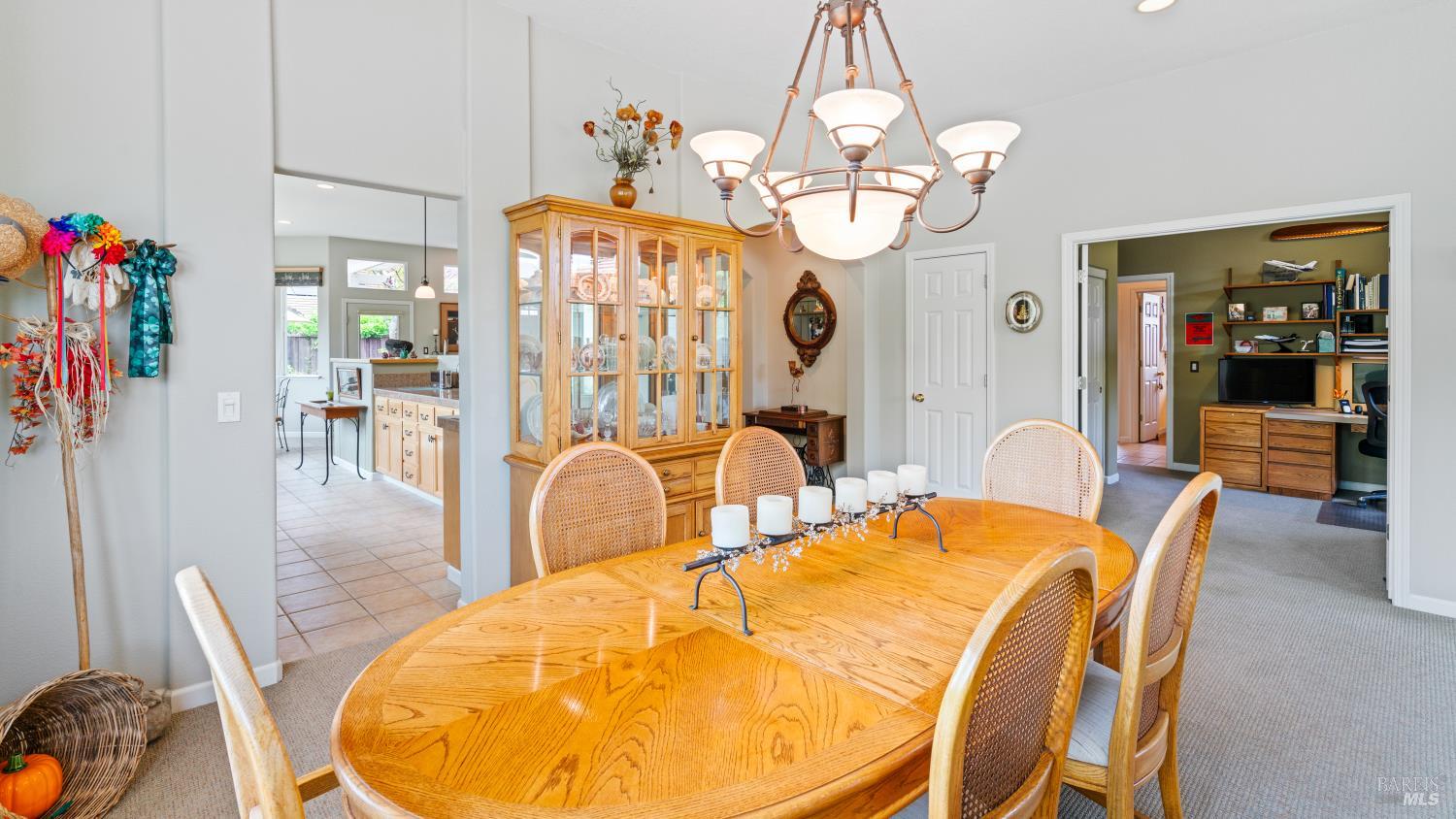 Detail Gallery Image 15 of 61 For 2001 Timberline Ln, Petaluma,  CA 94954 - 4 Beds | 2 Baths