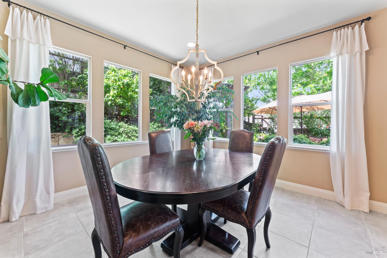 Detail Gallery Image 27 of 66 For 1261 Landmark Dr, Vallejo,  CA 94591 - 6 Beds | 4 Baths