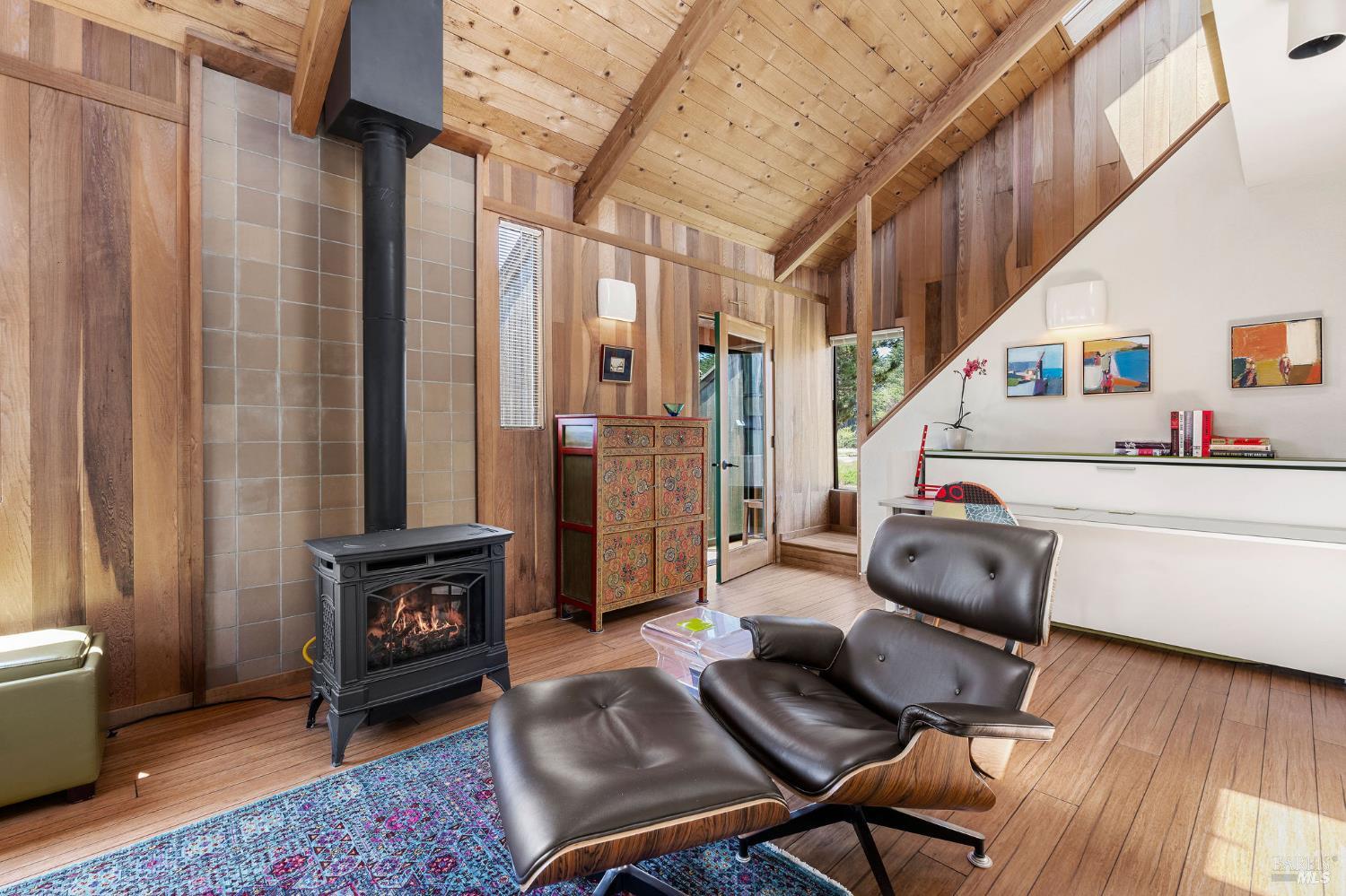 Detail Gallery Image 11 of 46 For 39462 Leeward Rd, The Sea Ranch,  CA 95497 - 2 Beds | 2 Baths