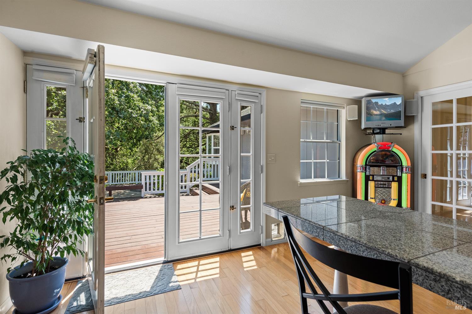 Detail Gallery Image 21 of 57 For 5968 Yerba Buena Rd, Santa Rosa,  CA 95409 - 3 Beds | 2 Baths