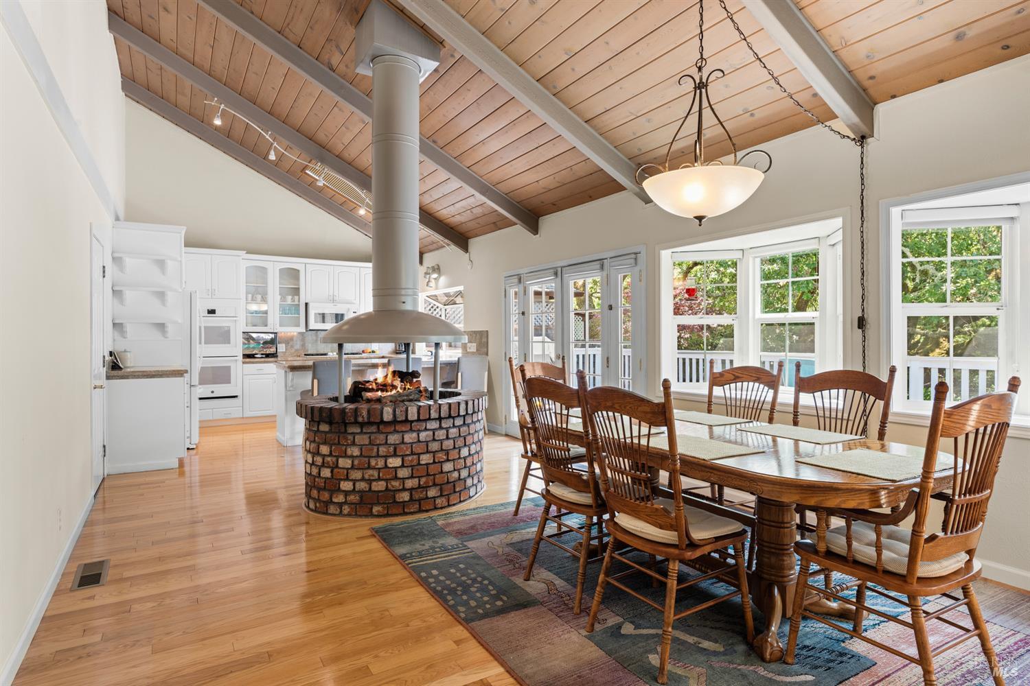 Detail Gallery Image 10 of 57 For 5968 Yerba Buena Rd, Santa Rosa,  CA 95409 - 3 Beds | 2 Baths