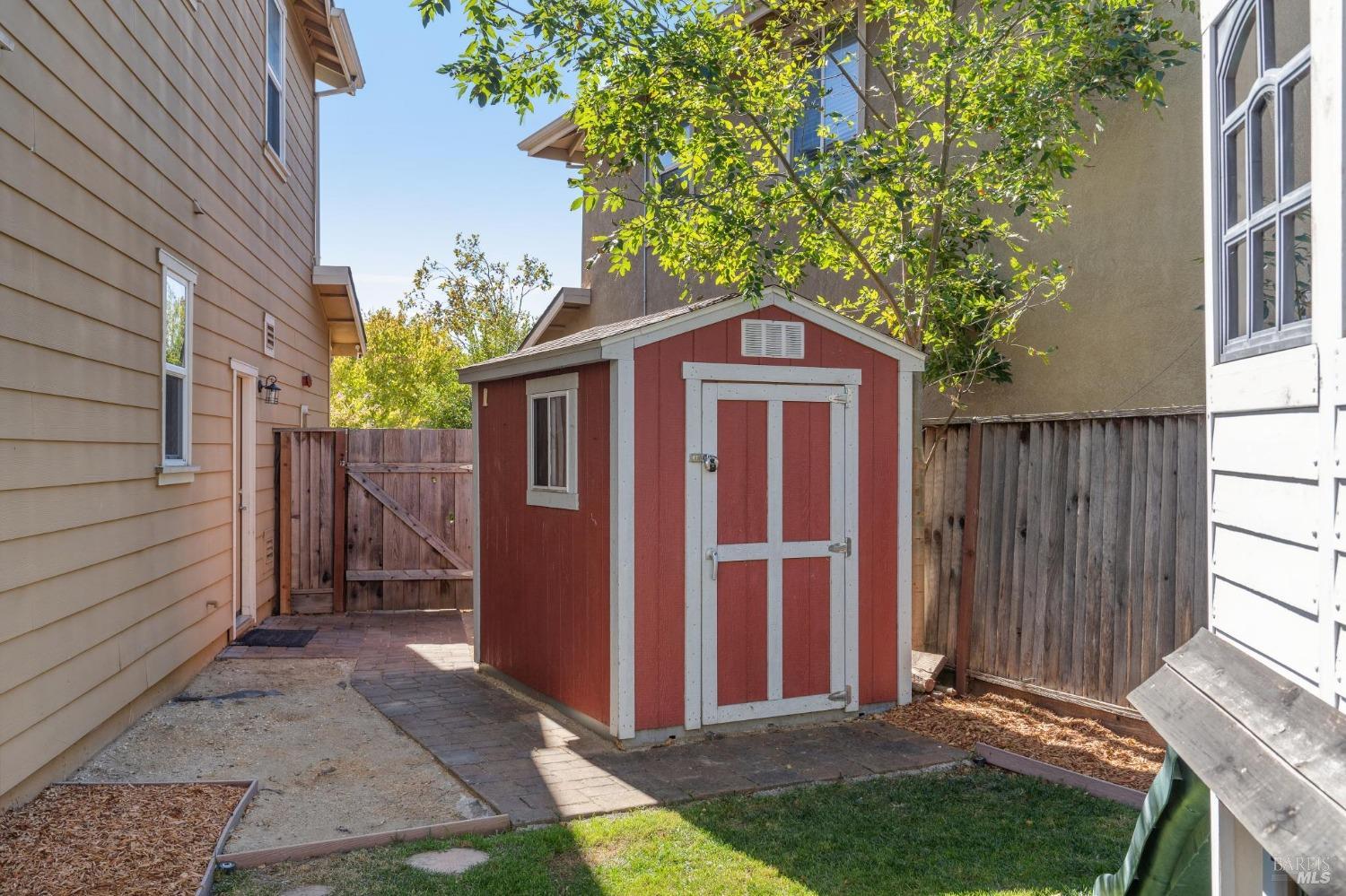 Detail Gallery Image 43 of 51 For 1755 Chinar Dr, Petaluma,  CA 94954 - 4 Beds | 2/1 Baths