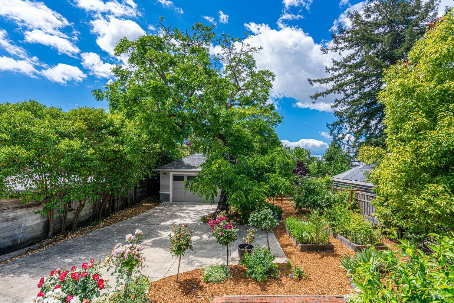 Detail Gallery Image 33 of 38 For 753 Humboldt St, Santa Rosa,  CA 95404 - 5 Beds | 3 Baths