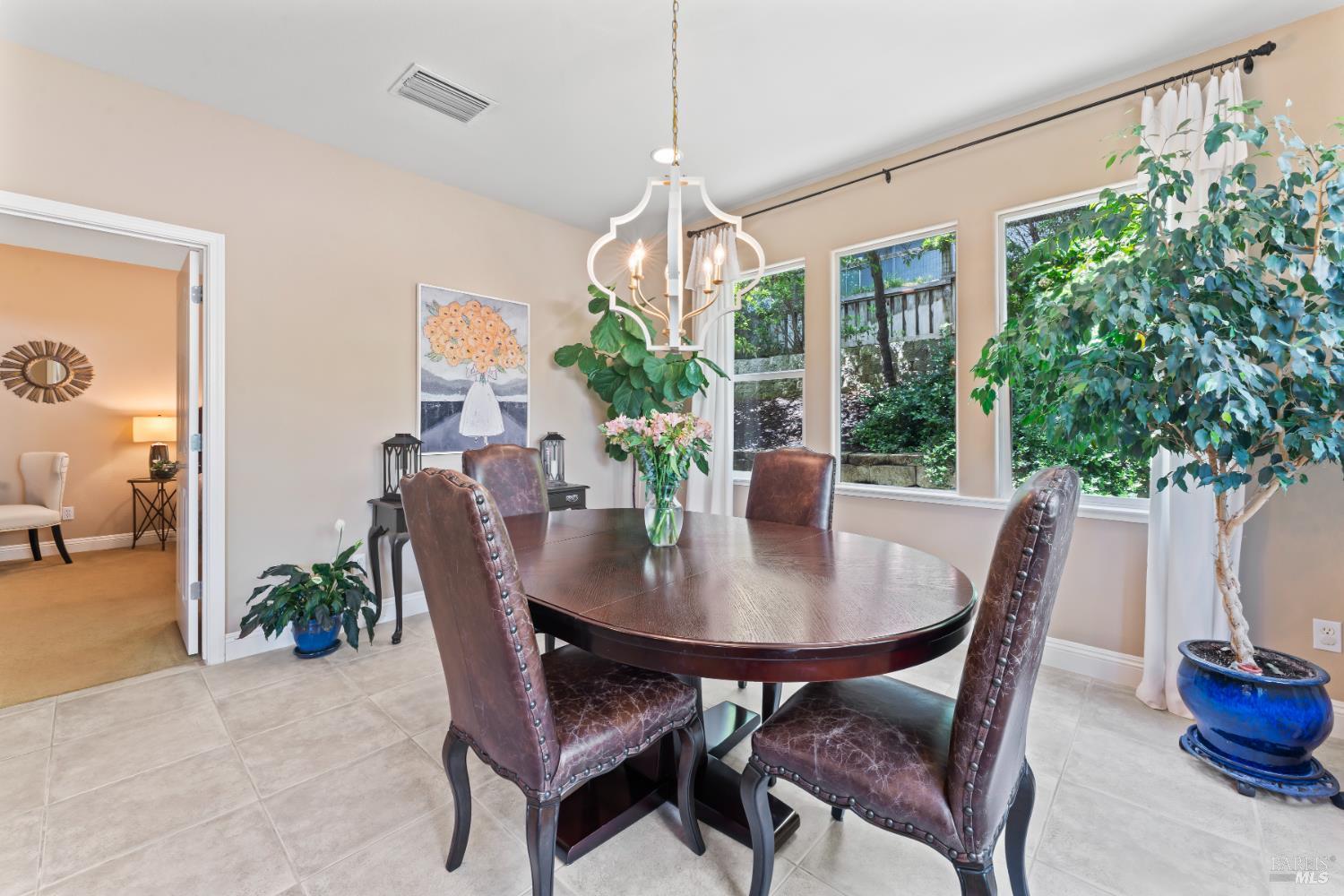 Detail Gallery Image 26 of 66 For 1261 Landmark Dr, Vallejo,  CA 94591 - 6 Beds | 4 Baths