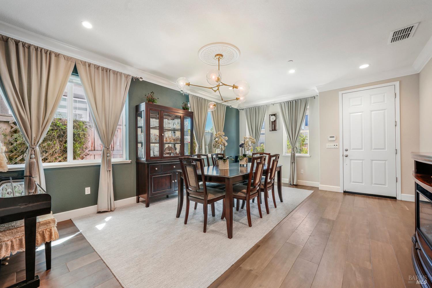 Detail Gallery Image 9 of 45 For 2056 Parsons Dr, Fairfield,  CA 94533 - 4 Beds | 3/1 Baths