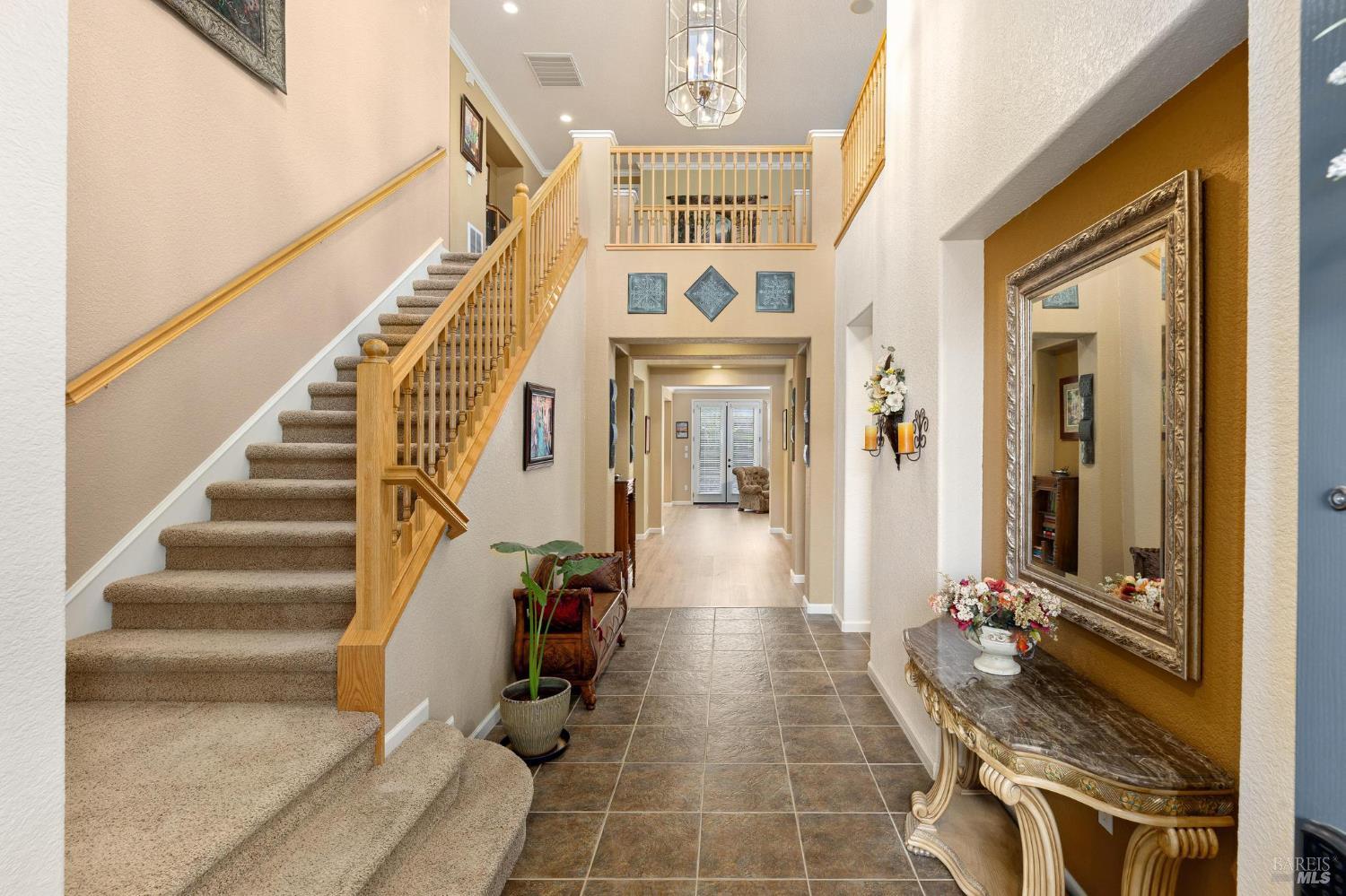 Detail Gallery Image 9 of 53 For 507 Topeka Ln, Vacaville,  CA 95687 - 5 Beds | 4 Baths