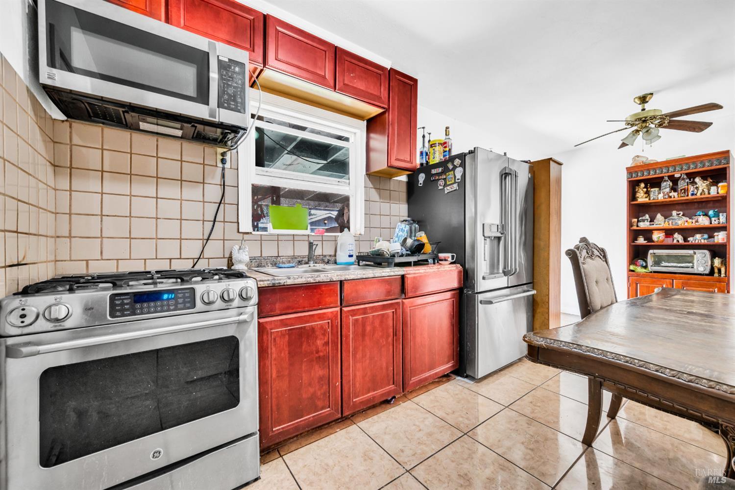 Detail Gallery Image 20 of 38 For 124 Jimno Ave, Pittsburg,  CA 94565 - 2 Beds | 1 Baths