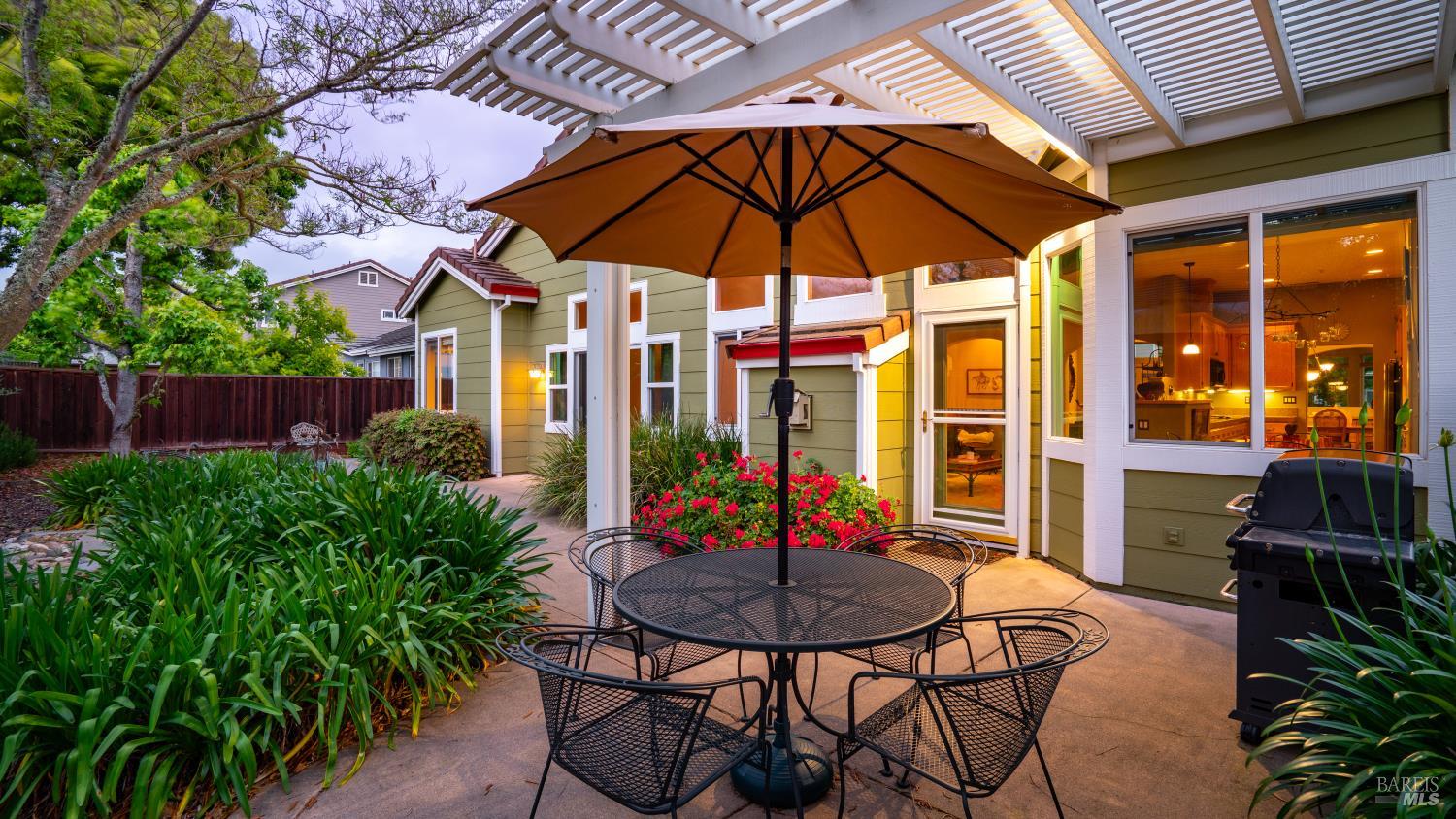 Detail Gallery Image 42 of 61 For 2001 Timberline Ln, Petaluma,  CA 94954 - 4 Beds | 2 Baths