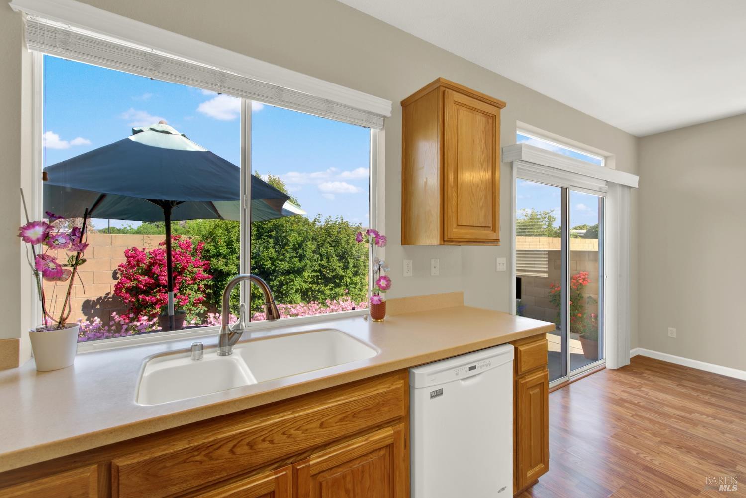 Detail Gallery Image 27 of 62 For 374 Bartlett Ln, Vacaville,  CA 95687 - 3 Beds | 2 Baths