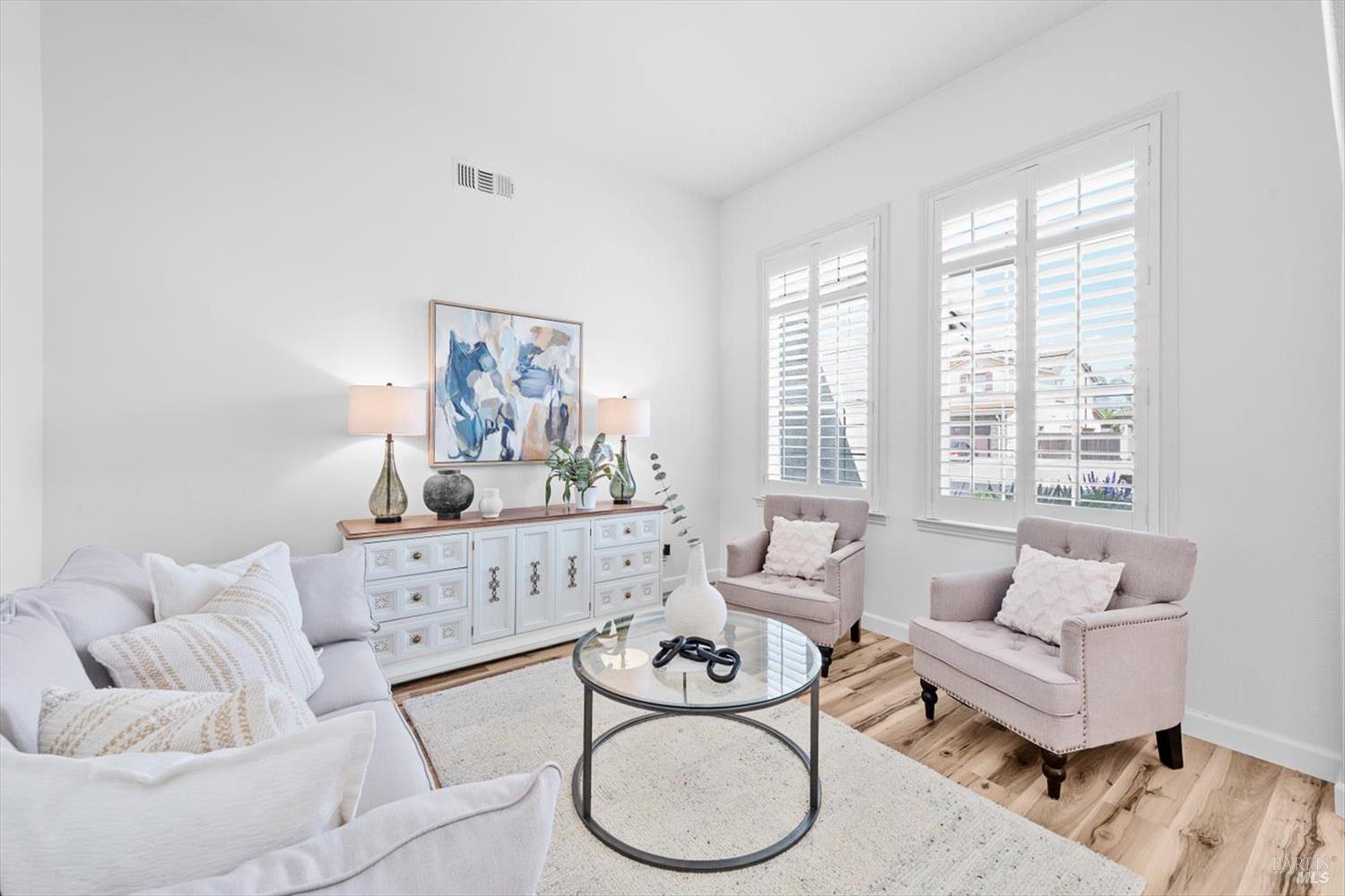 Detail Gallery Image 12 of 99 For 201 Red Pheasant Dr, Vacaville,  CA 95687 - 5 Beds | 3/1 Baths