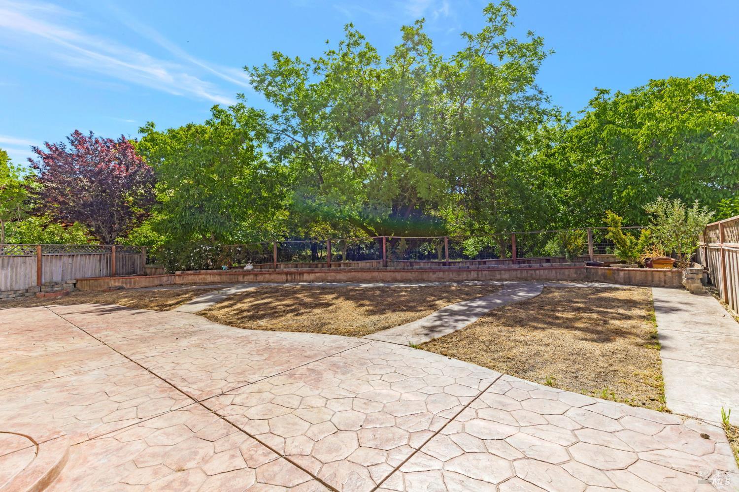 Detail Gallery Image 59 of 62 For 7296 Willow Creek Cir, Vallejo,  CA 94591 - 5 Beds | 3 Baths
