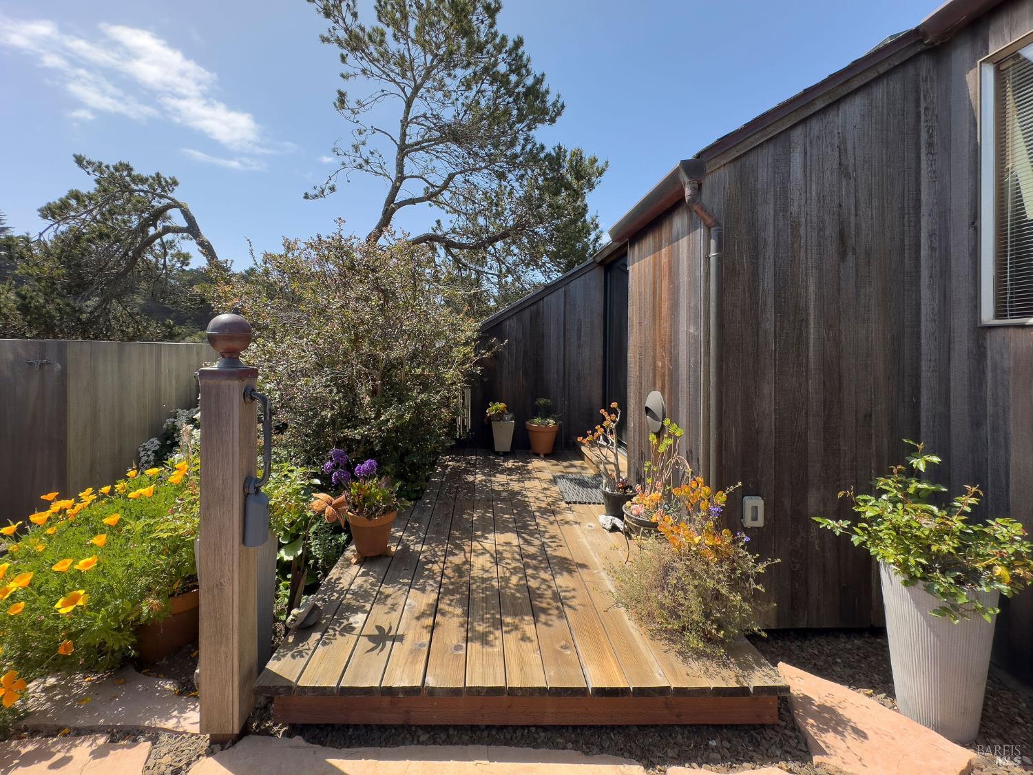 Detail Gallery Image 9 of 46 For 39462 Leeward Rd, The Sea Ranch,  CA 95497 - 2 Beds | 2 Baths
