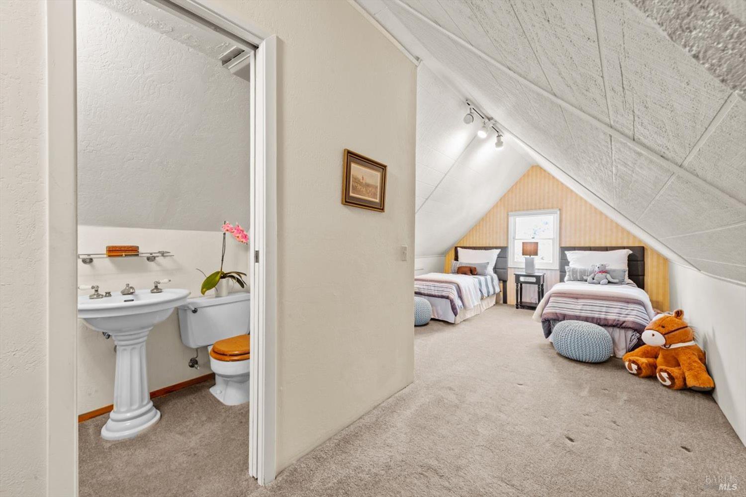 Detail Gallery Image 73 of 88 For 2297 1st Ave, Napa,  CA 94558 - 3 Beds | 3 Baths