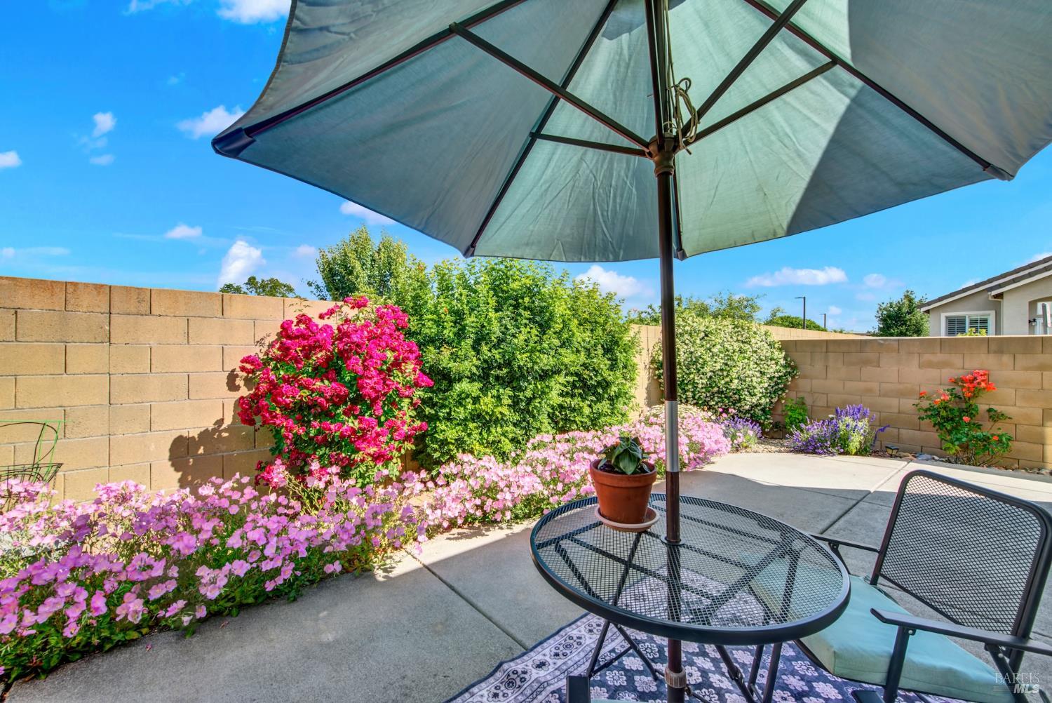 Detail Gallery Image 6 of 62 For 374 Bartlett Ln, Vacaville,  CA 95687 - 3 Beds | 2 Baths