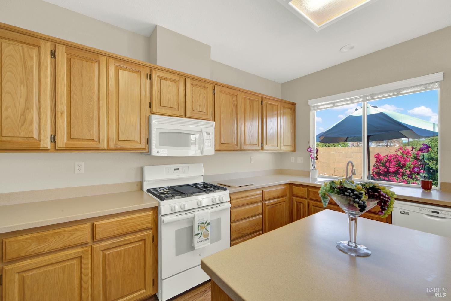 Detail Gallery Image 23 of 62 For 374 Bartlett Ln, Vacaville,  CA 95687 - 3 Beds | 2 Baths