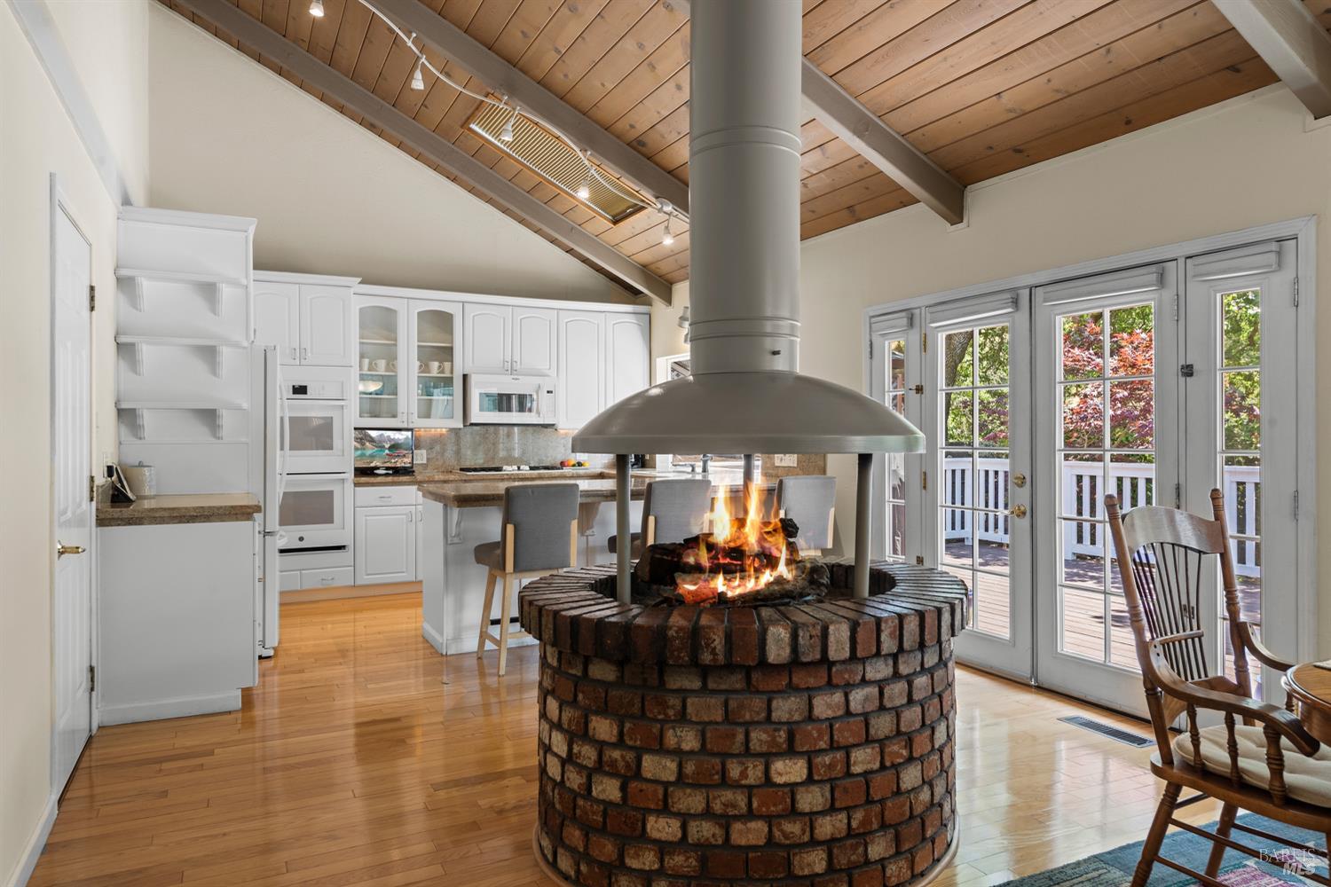 Detail Gallery Image 11 of 57 For 5968 Yerba Buena Rd, Santa Rosa,  CA 95409 - 3 Beds | 2 Baths