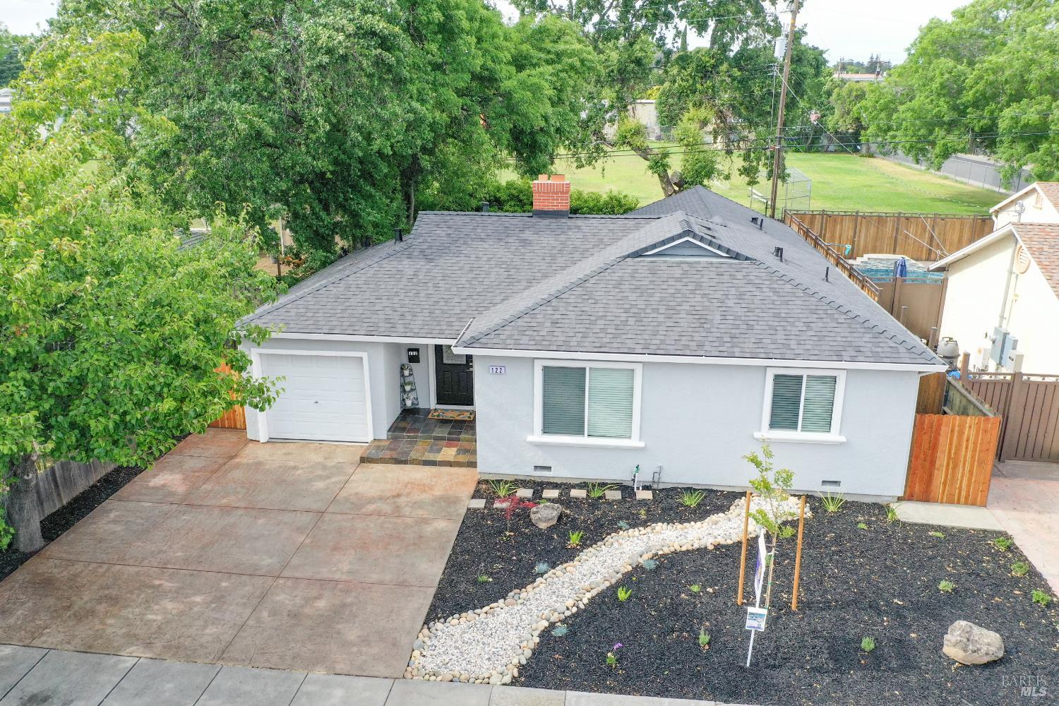 Detail Gallery Image 1 of 50 For 122 Laurel St, Vacaville,  CA 95688 - 3 Beds | 2 Baths