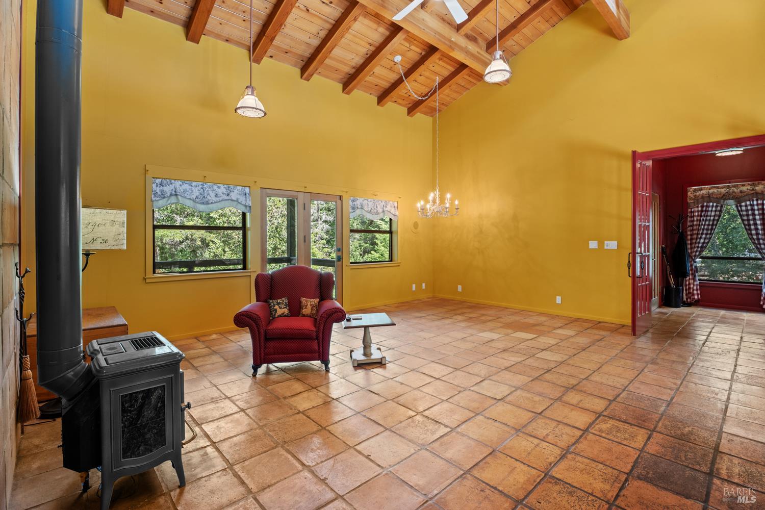 Detail Gallery Image 5 of 40 For 909 Exley Ln, Willits,  CA 95490 - 3 Beds | 2 Baths