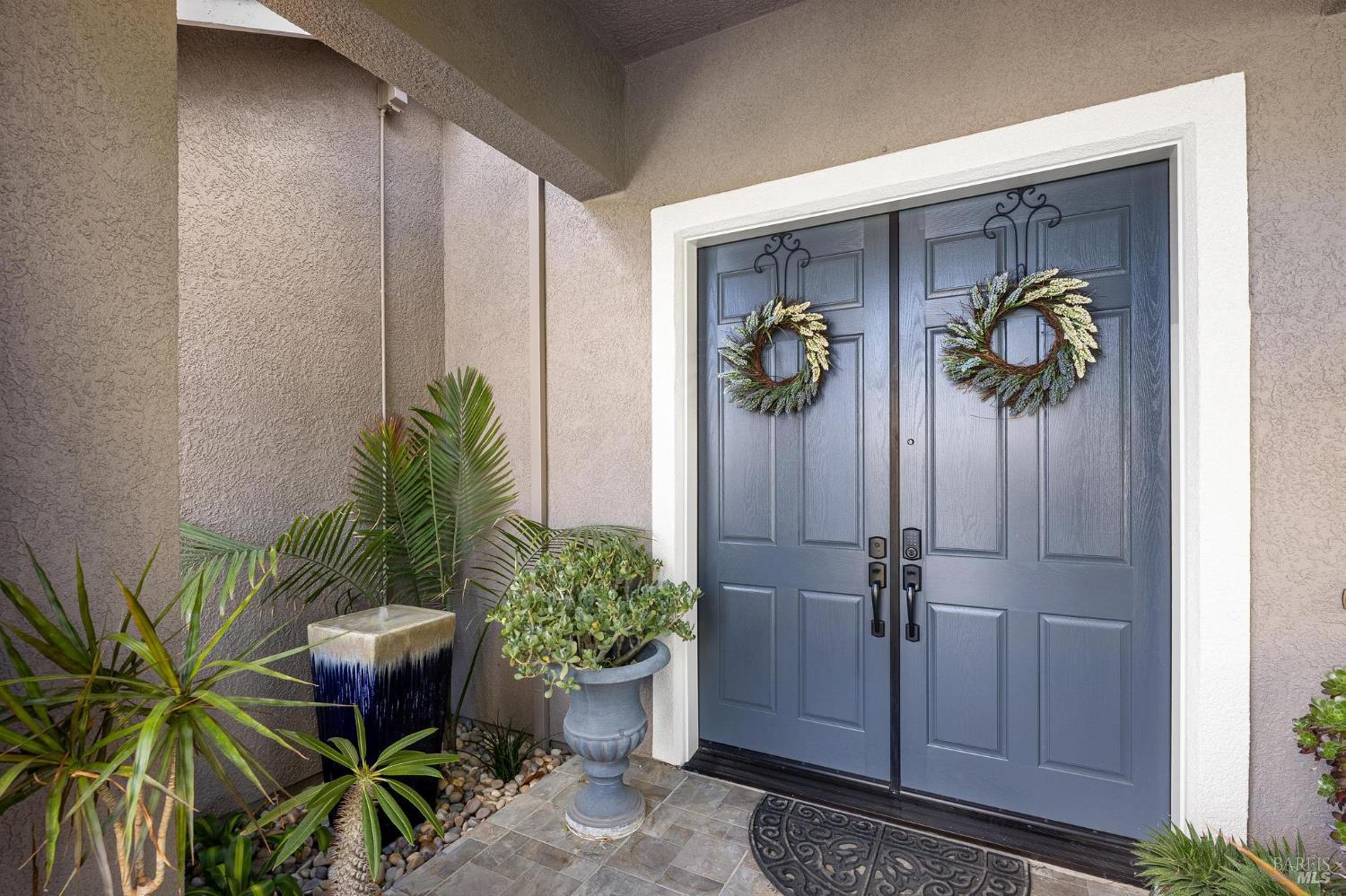 Detail Gallery Image 8 of 53 For 507 Topeka Ln, Vacaville,  CA 95687 - 5 Beds | 4 Baths