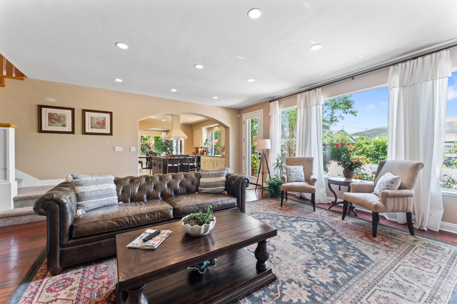 Detail Gallery Image 19 of 66 For 1261 Landmark Dr, Vallejo,  CA 94591 - 6 Beds | 4 Baths
