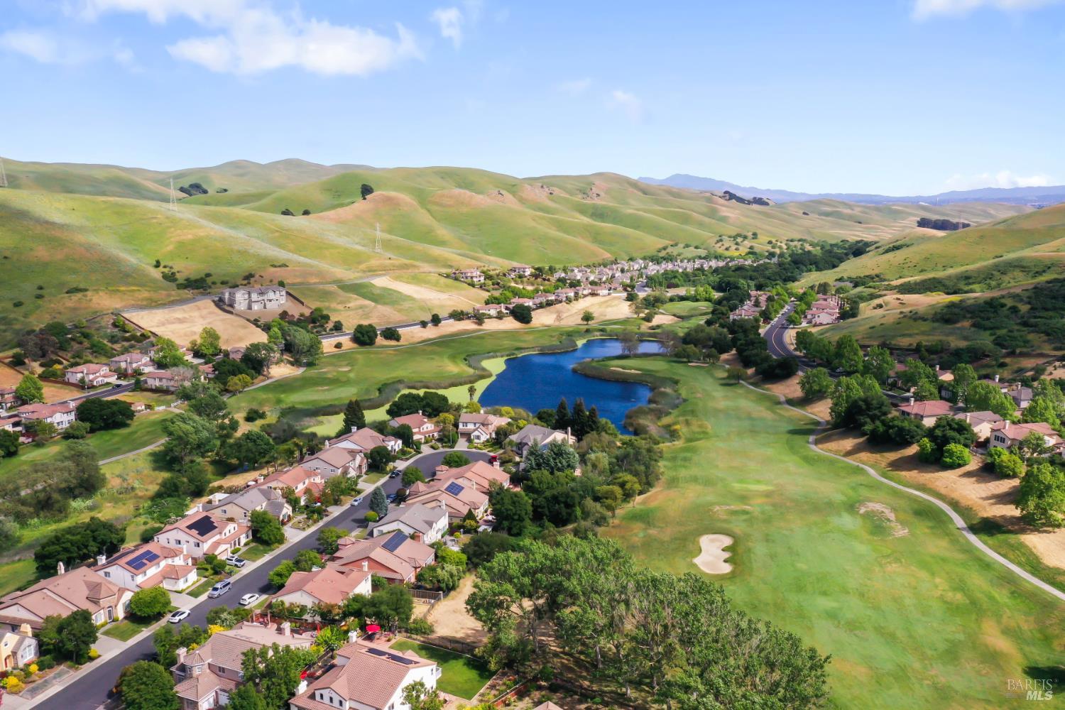 Detail Gallery Image 6 of 66 For 1261 Landmark Dr, Vallejo,  CA 94591 - 6 Beds | 4 Baths