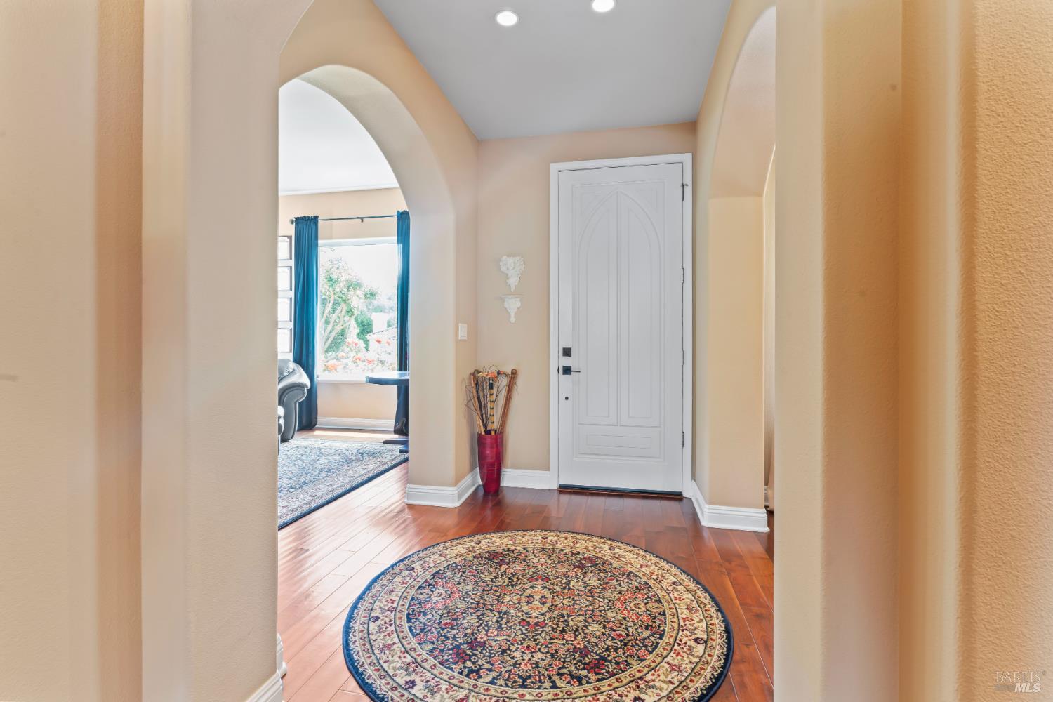 Detail Gallery Image 8 of 66 For 1261 Landmark Dr, Vallejo,  CA 94591 - 6 Beds | 4 Baths