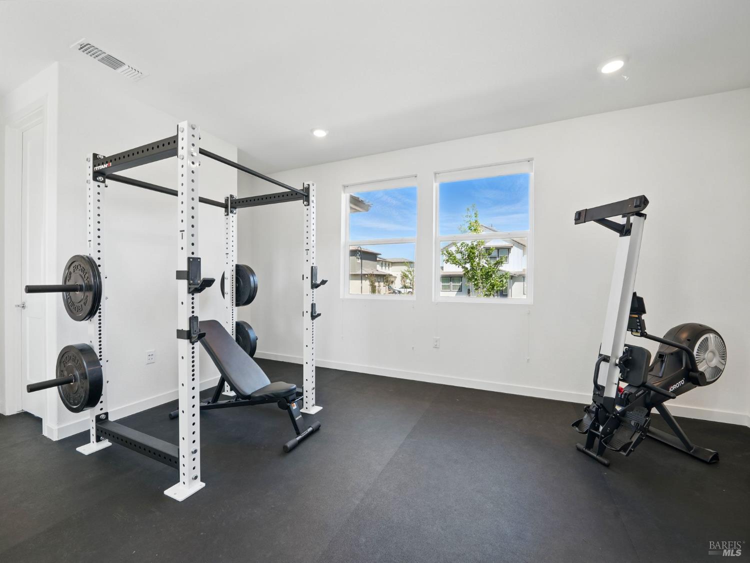 Detail Gallery Image 31 of 50 For 2471 Lake Club Dr, Fairfield,  CA 94533 - 4 Beds | 3 Baths