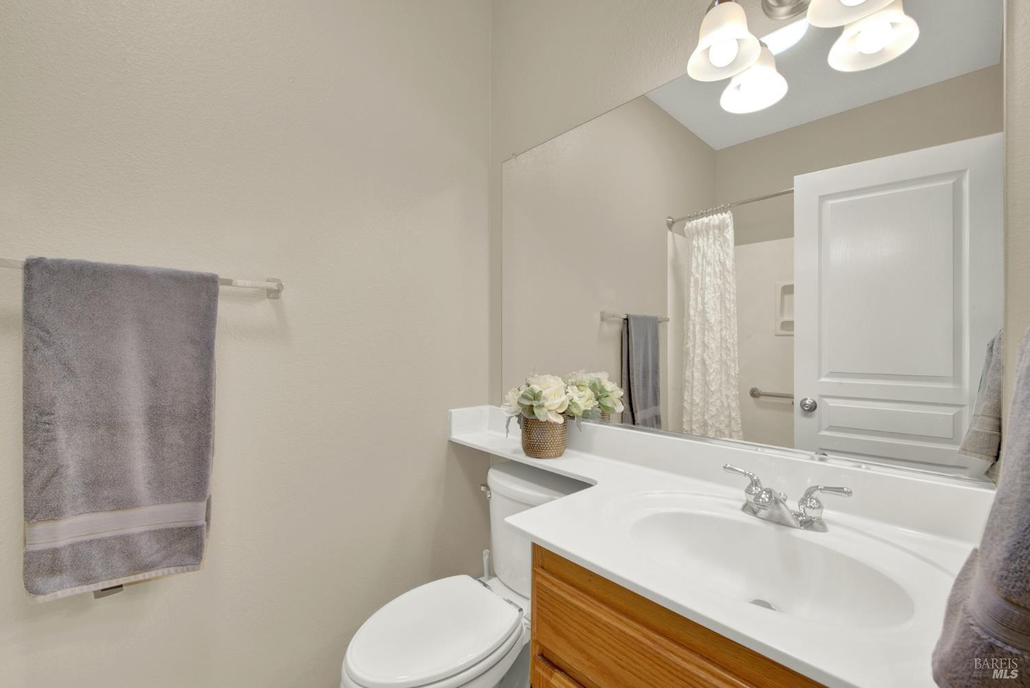 Detail Gallery Image 41 of 62 For 374 Bartlett Ln, Vacaville,  CA 95687 - 3 Beds | 2 Baths