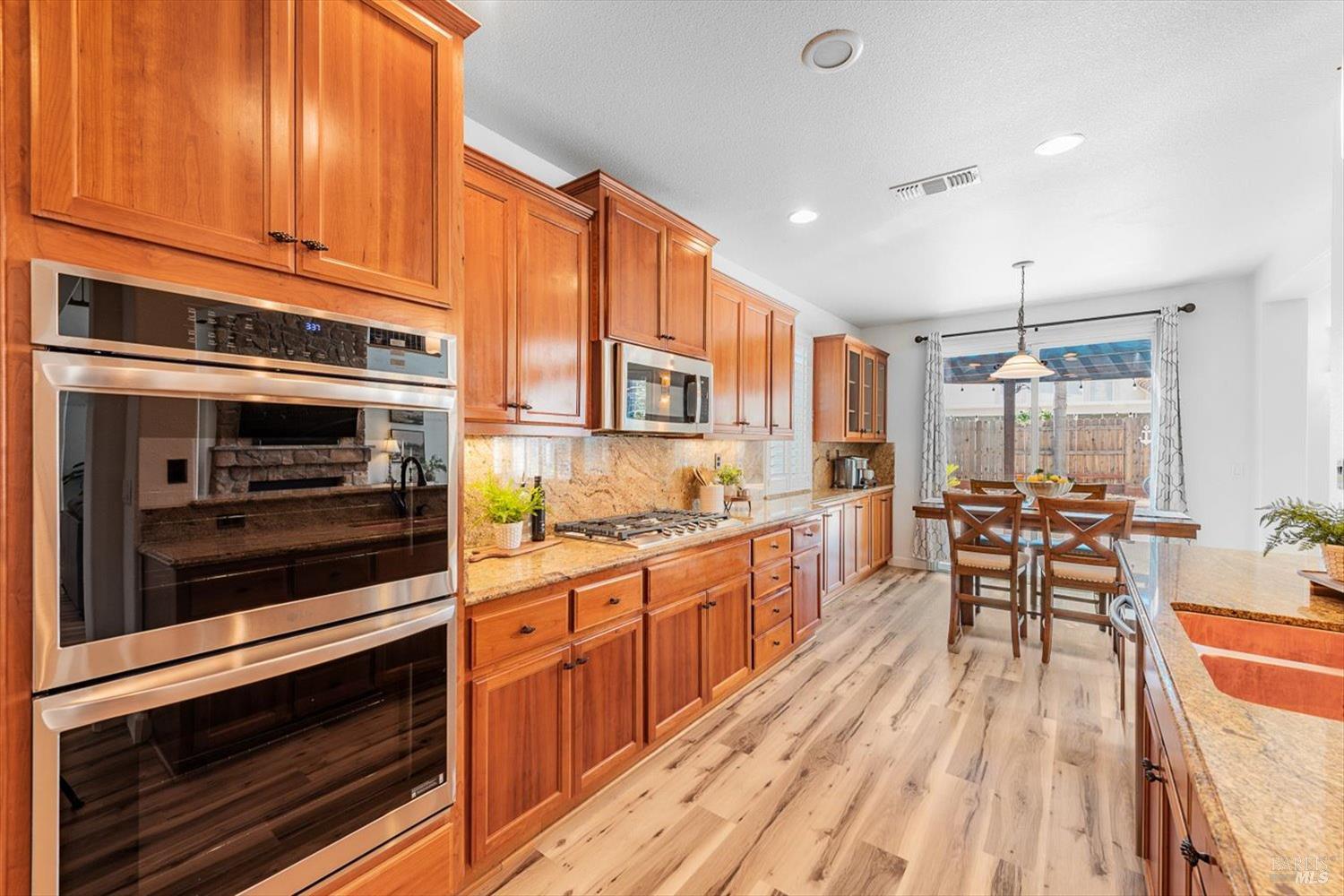 Detail Gallery Image 33 of 99 For 201 Red Pheasant Dr, Vacaville,  CA 95687 - 5 Beds | 3/1 Baths