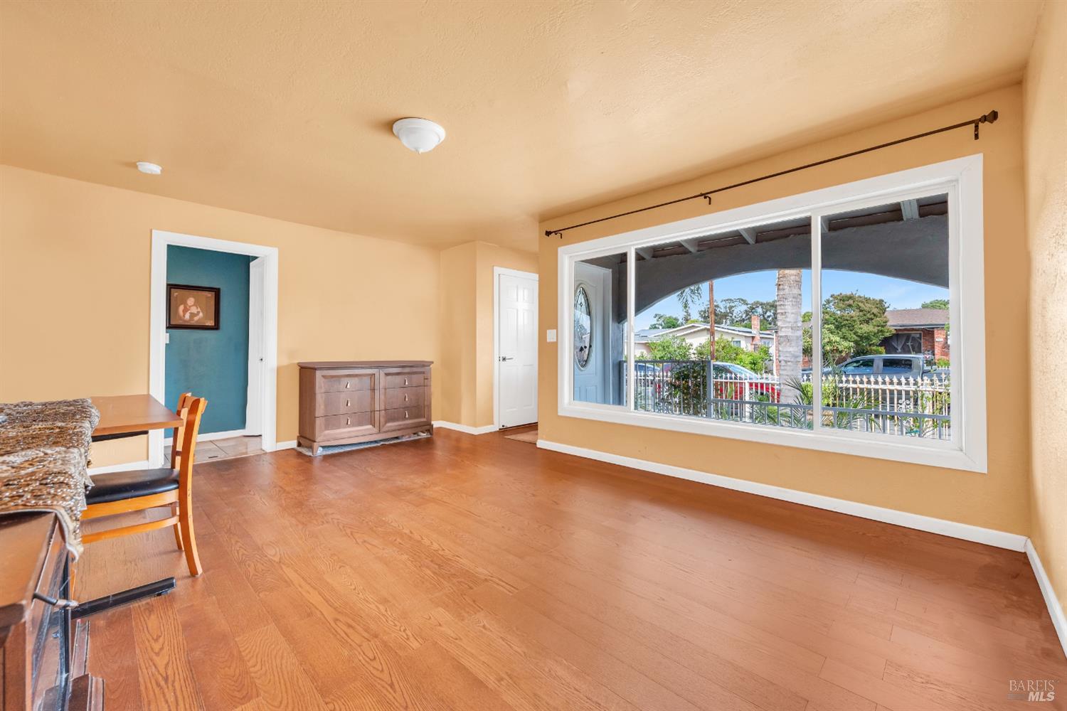 Detail Gallery Image 7 of 38 For 124 Jimno Ave, Pittsburg,  CA 94565 - 2 Beds | 1 Baths