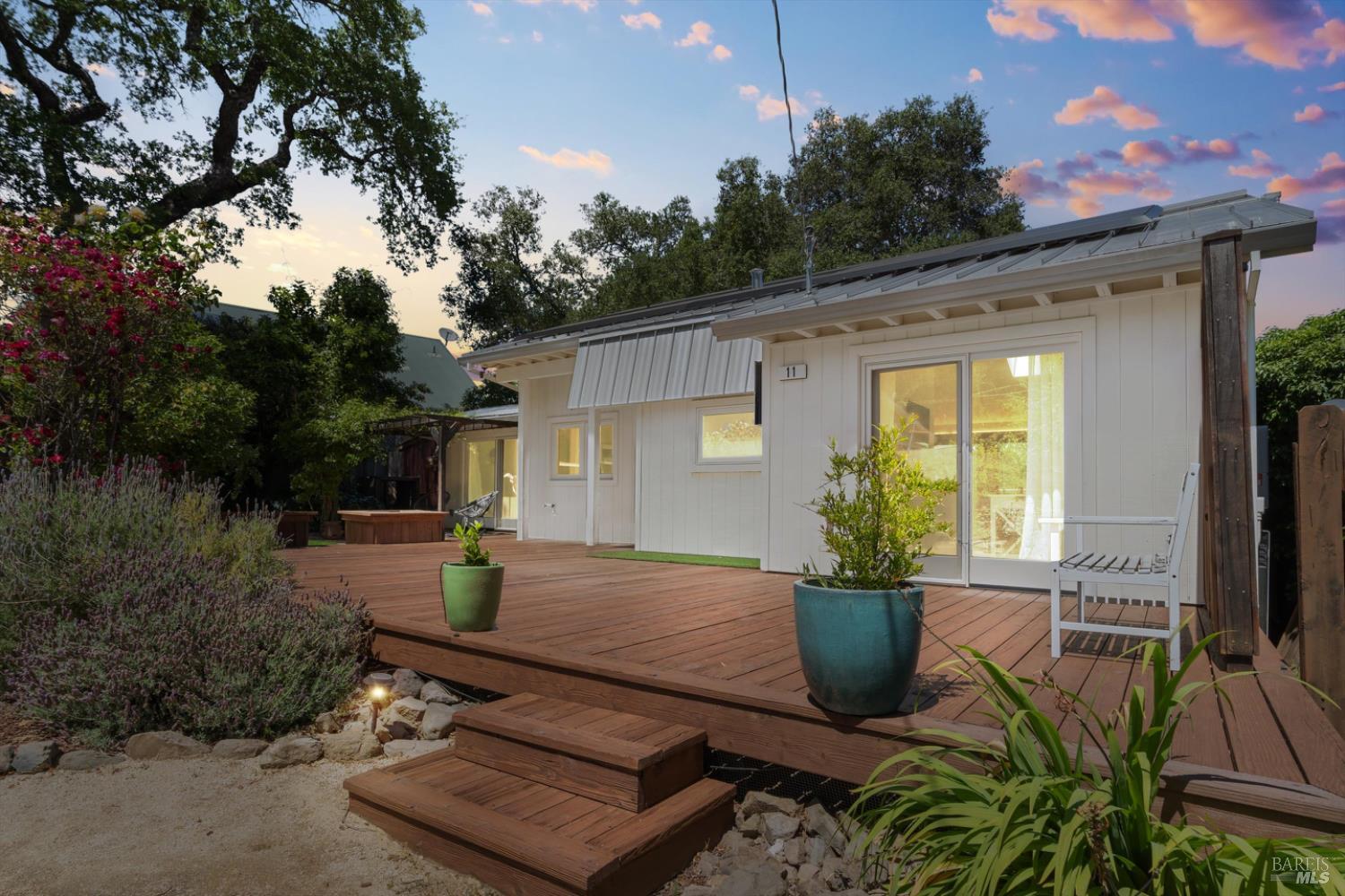 Detail Gallery Image 17 of 32 For 10 Waldruhe Hts, Glen Ellen,  CA 95442 - 2 Beds | 2 Baths