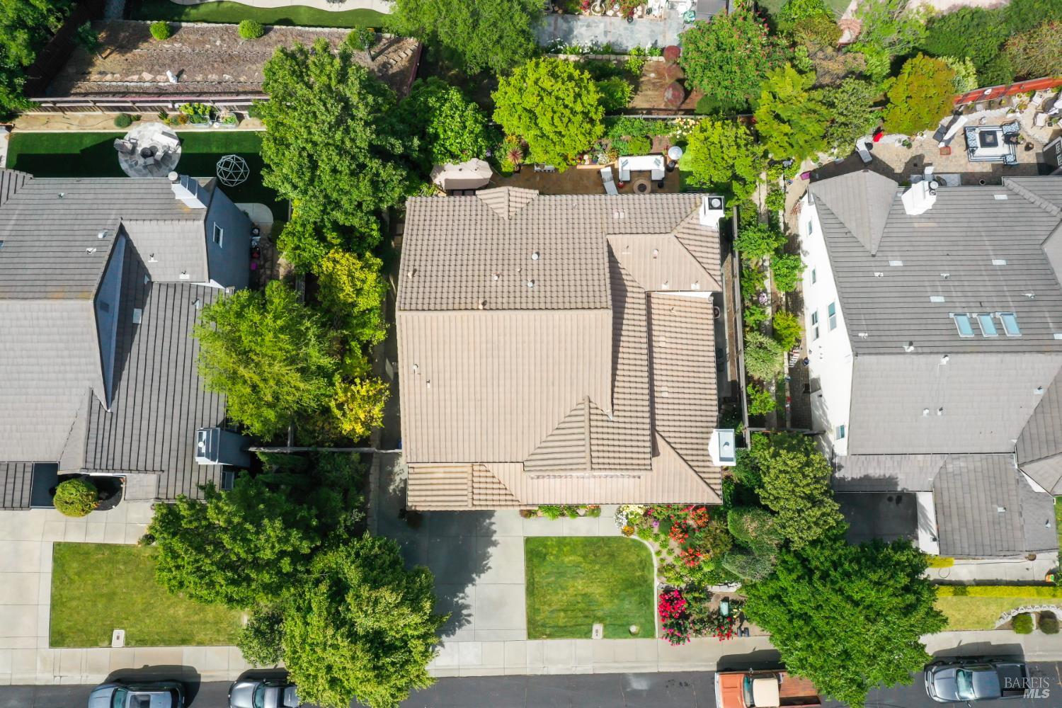 Detail Gallery Image 7 of 66 For 1261 Landmark Dr, Vallejo,  CA 94591 - 6 Beds | 4 Baths
