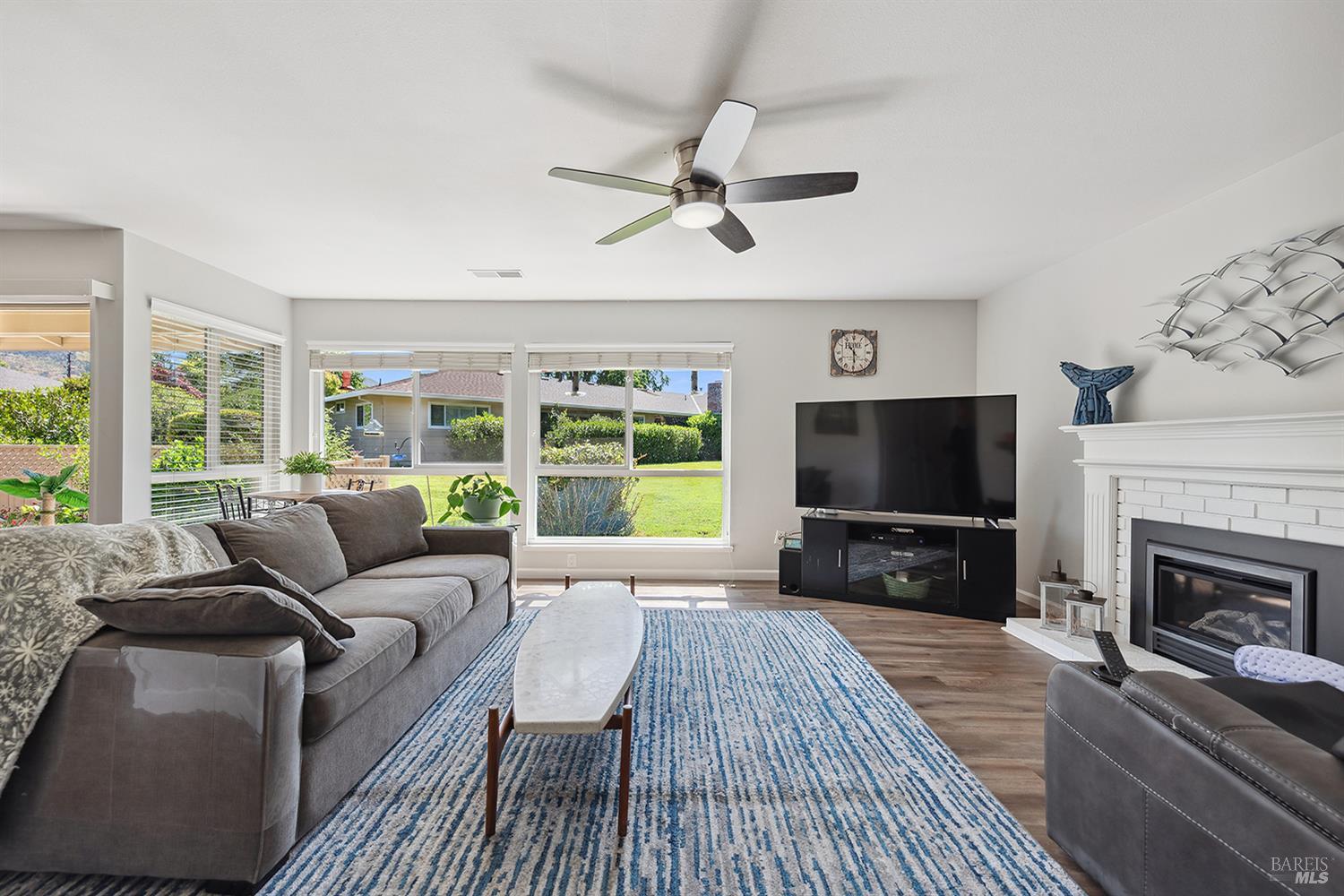 Detail Gallery Image 3 of 20 For 448 Meadowgreen Dr, Santa Rosa,  CA 95409 - 2 Beds | 2 Baths
