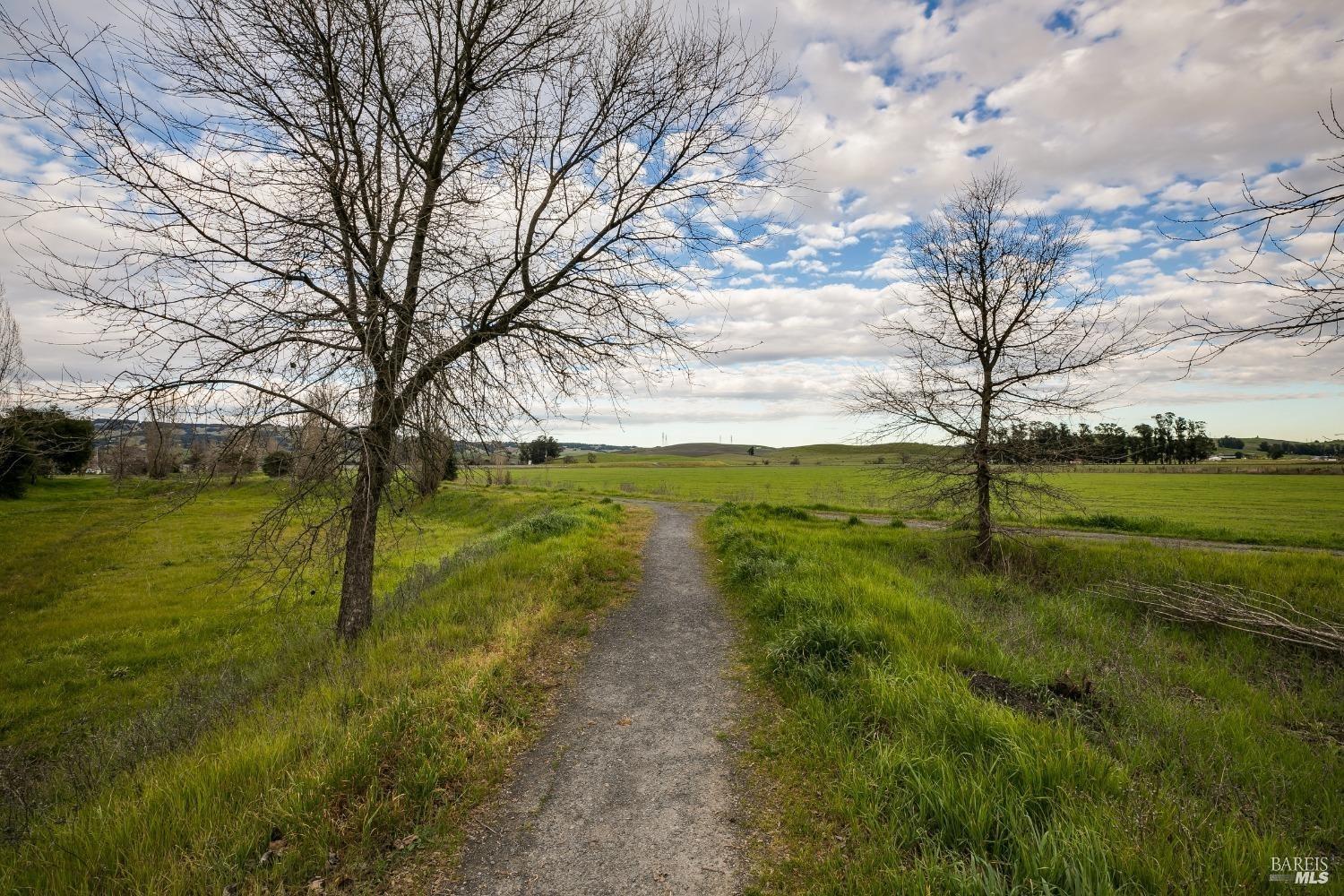 Detail Gallery Image 50 of 51 For 1755 Chinar Dr, Petaluma,  CA 94954 - 4 Beds | 2/1 Baths