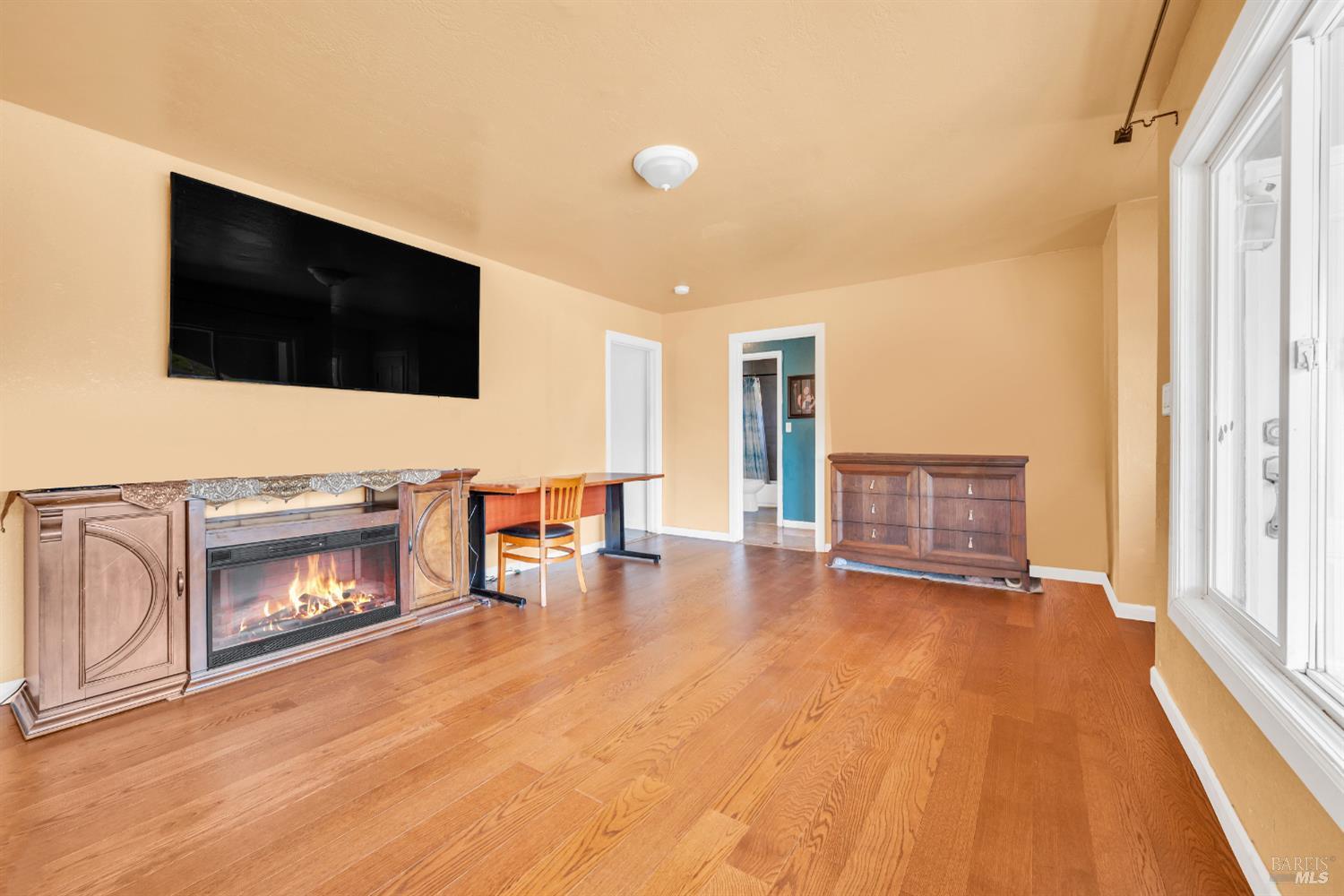 Detail Gallery Image 5 of 38 For 124 Jimno Ave, Pittsburg,  CA 94565 - 2 Beds | 1 Baths